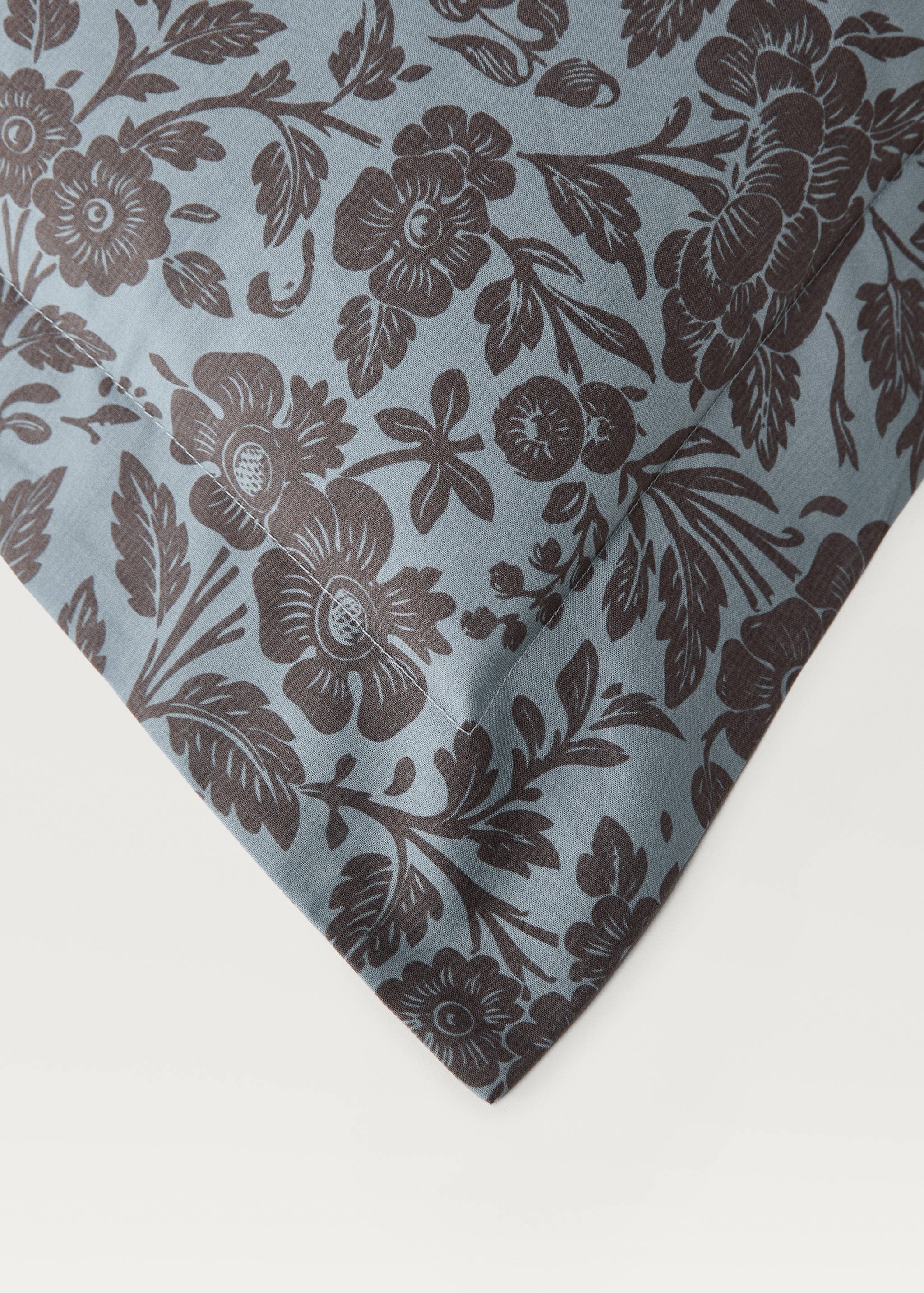 Zwei Kopfkissenbezüge aus Baumwoll-Perkal mit zweifarbigem Blumenmuster, 60 x 60 cm - Detail des Artikels 2