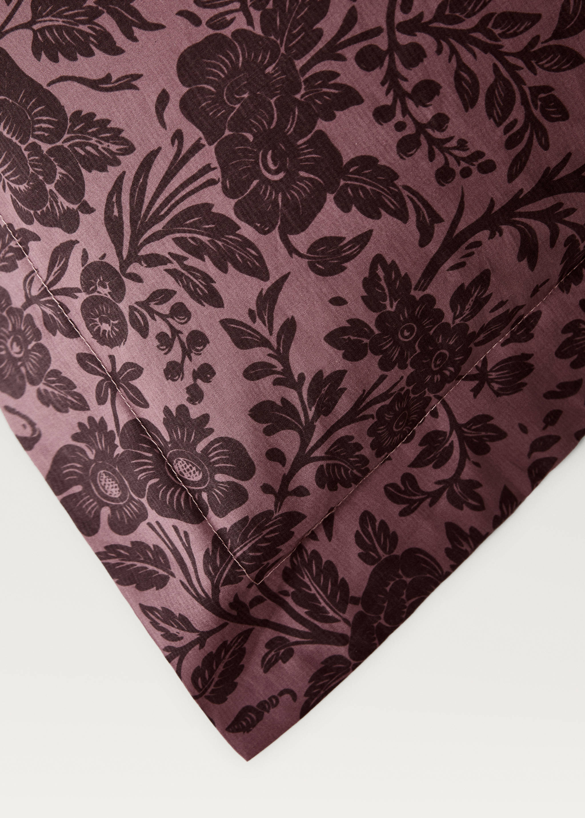 Zwei Kopfkissenbezüge aus Baumwoll-Perkal mit zweifarbigem Blumenmuster, 60 x 60 cm - Detail des Artikels 2