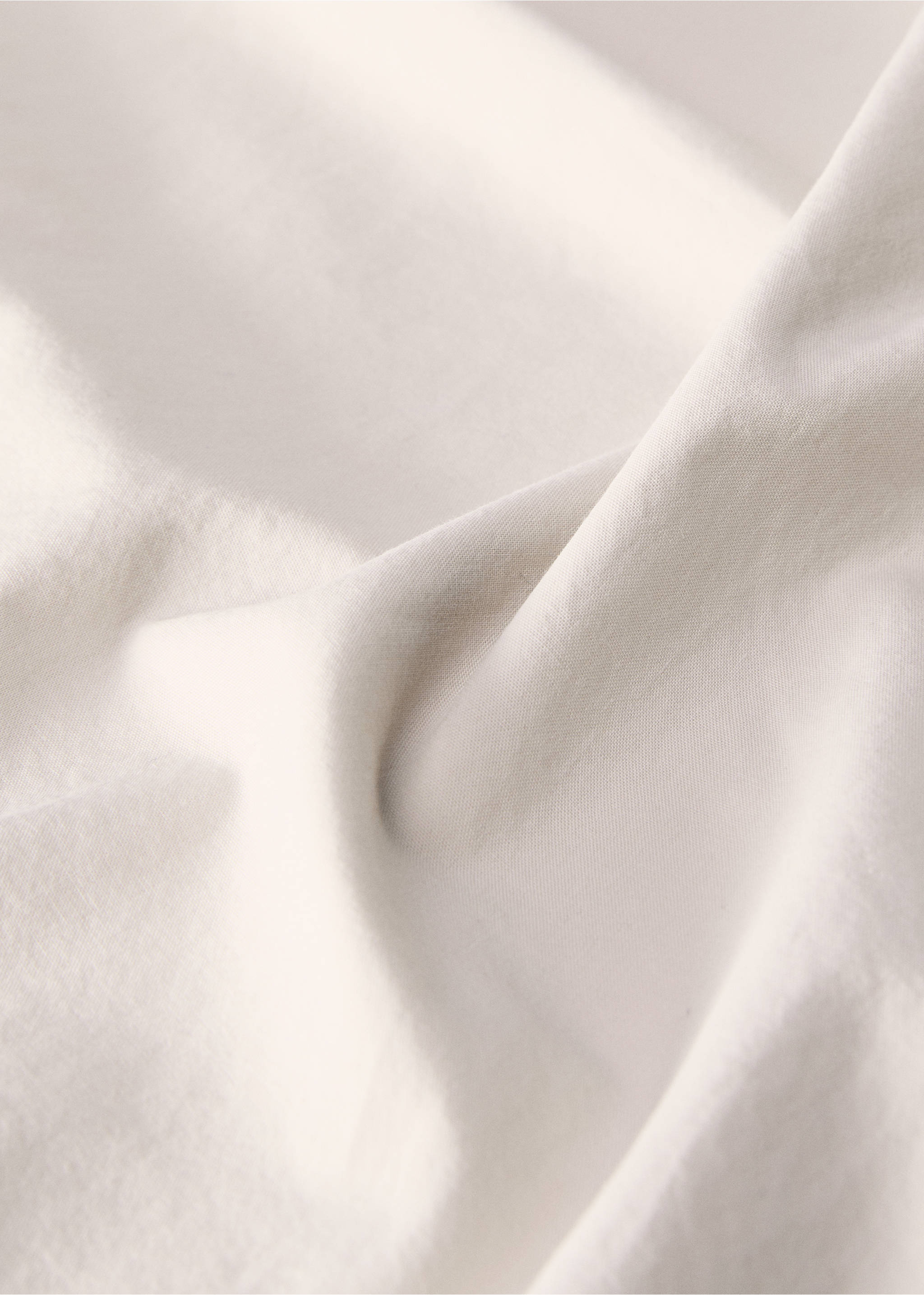 Top sheet with embroidered finish for 180/200 cm bed - Details of the article 3, Light/Pastel Grey. Ref: 87012963-00.