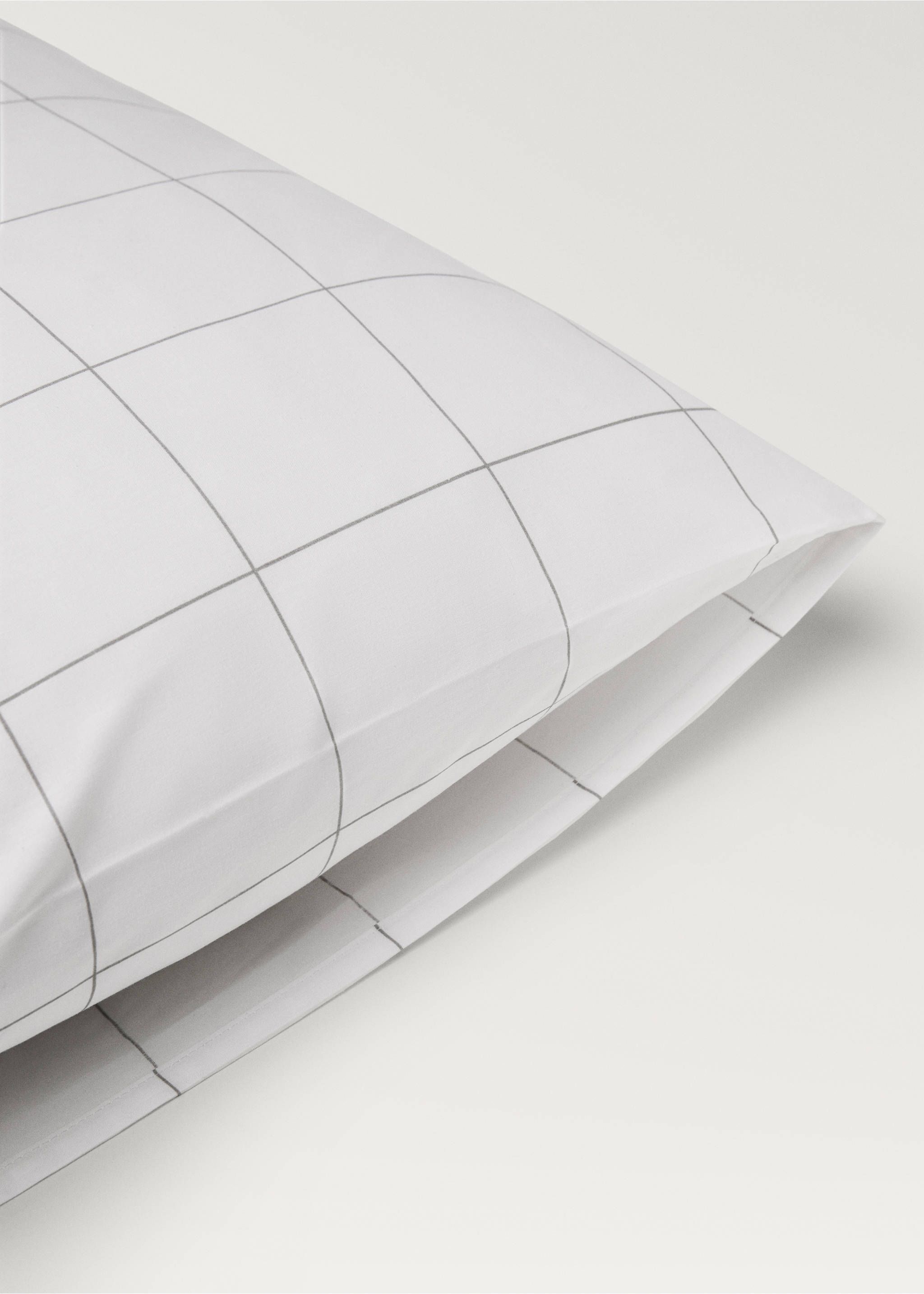 Two cotton percale two-tone check pillowcases 50x75 cm - Details of the article 2, Medium Brown. Ref: 87012981-00.