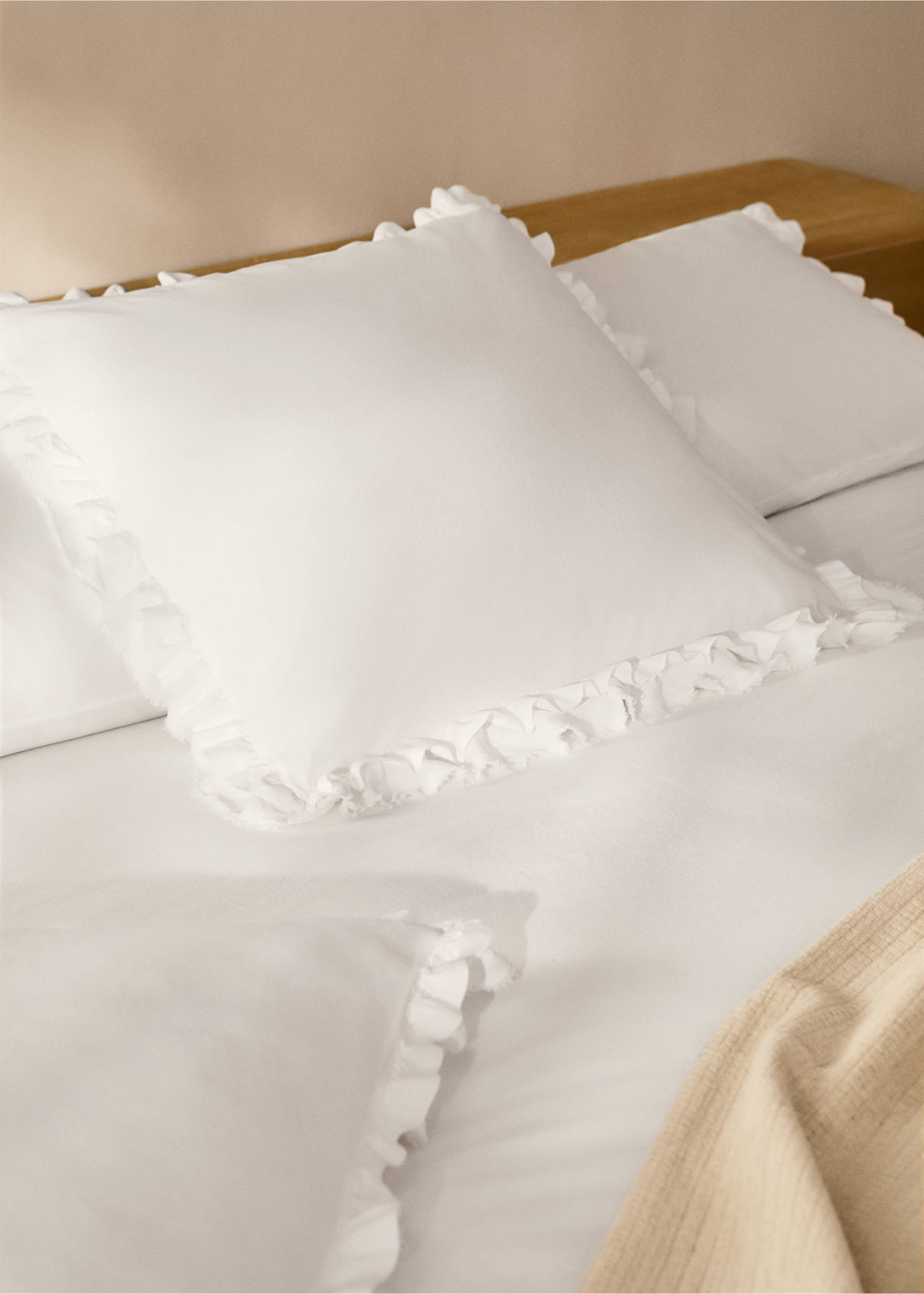 Washed cotton duvet cover with linen ruffle Single bed - Details of the article 7, White. Ref: 87013009-00.
