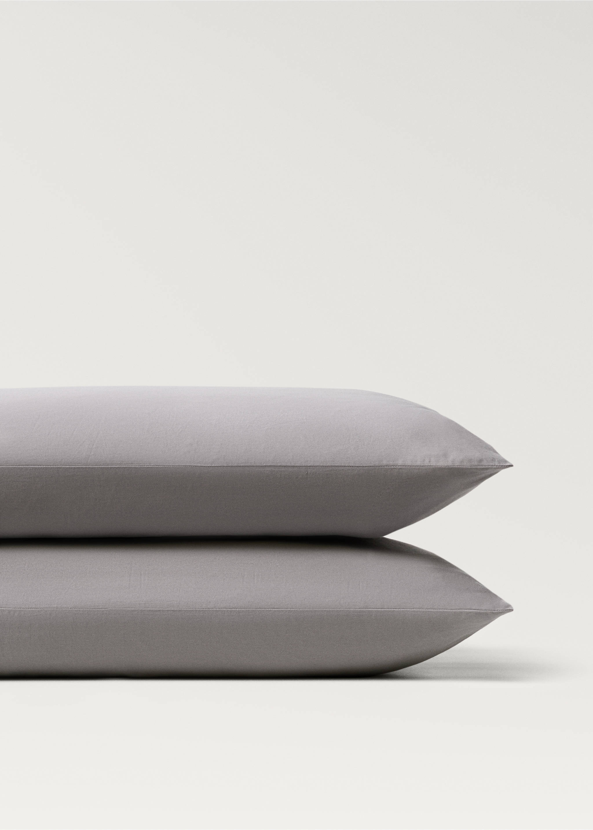 Deux taies d’oreiller en coton et satin lavé double surpiqûre 50x75 cm - Détail de l'article 1, Gris moyen. Ref: 87013027-00.