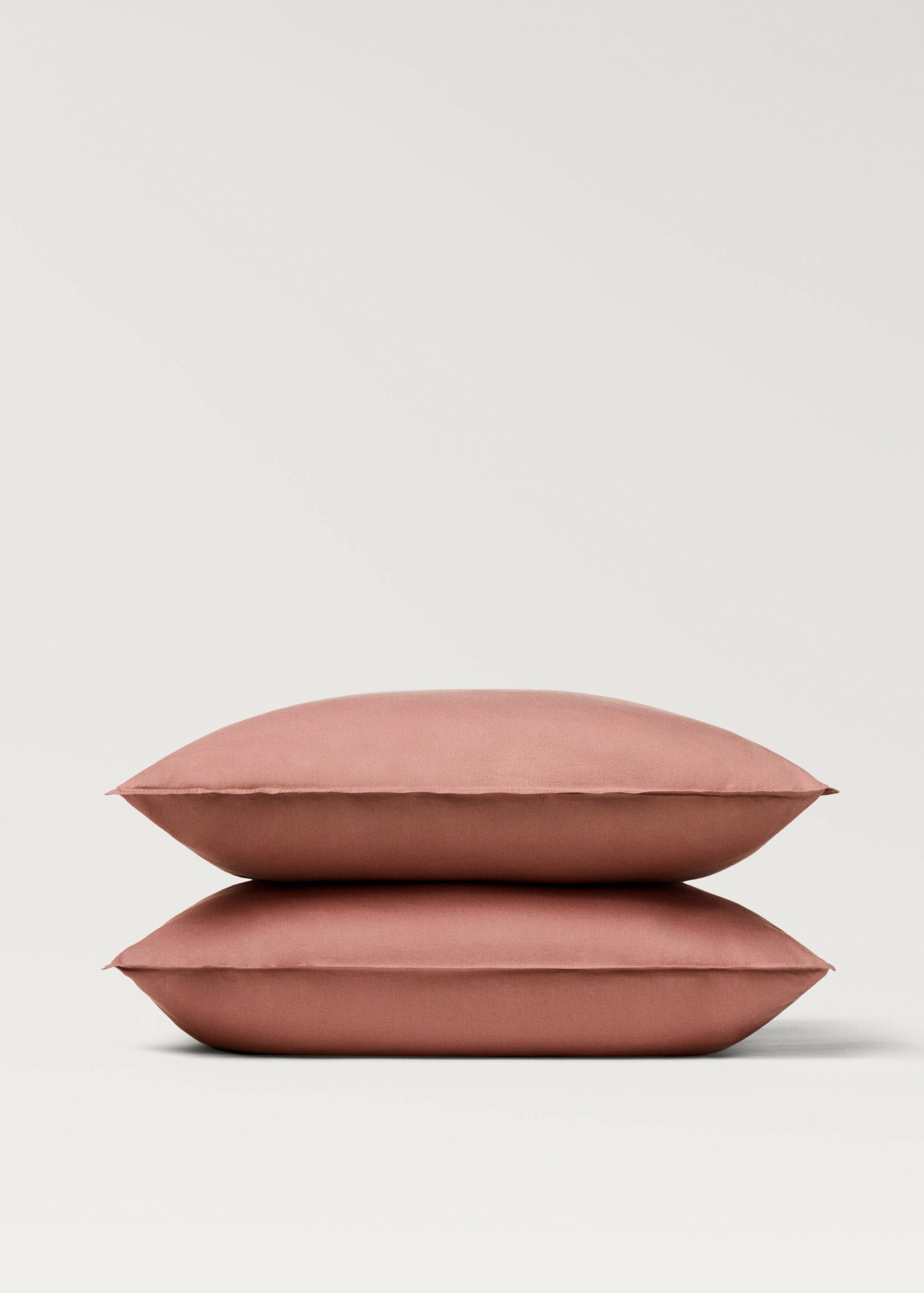 Two washed cotton satin pillowcases with double stitching 60x60 cm - Details of the article 3