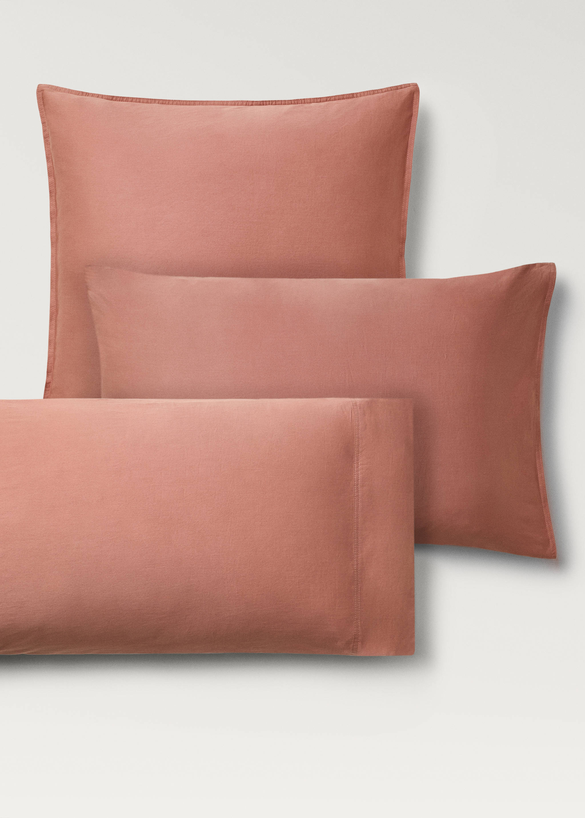 Two washed cotton satin pillowcases with double stitching 60x60 cm - Details of the article 4