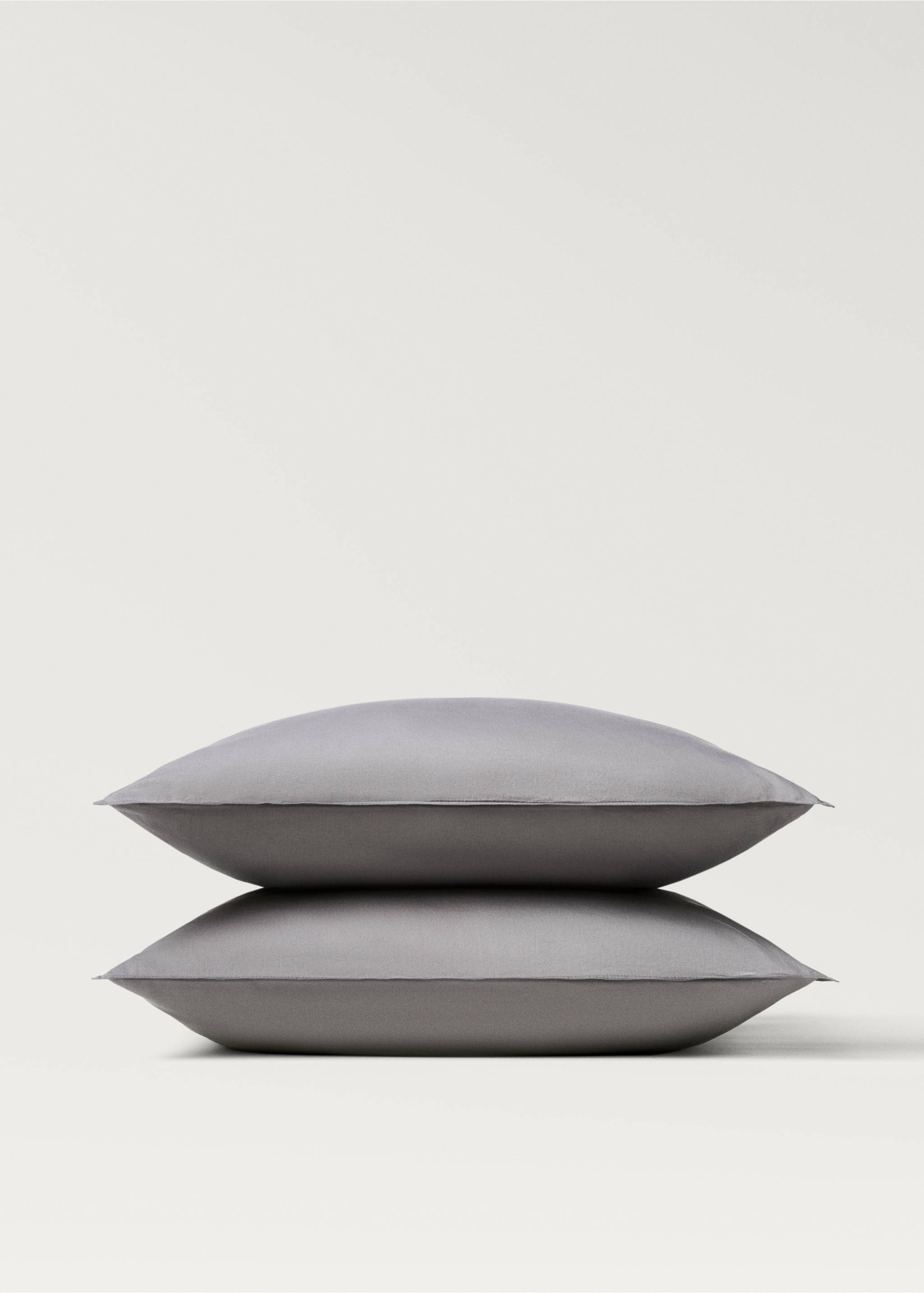 Two washed cotton satin pillowcases with double stitching 60x60 cm - Details of the article 1, Medium Grey. Ref: 87013028-00.