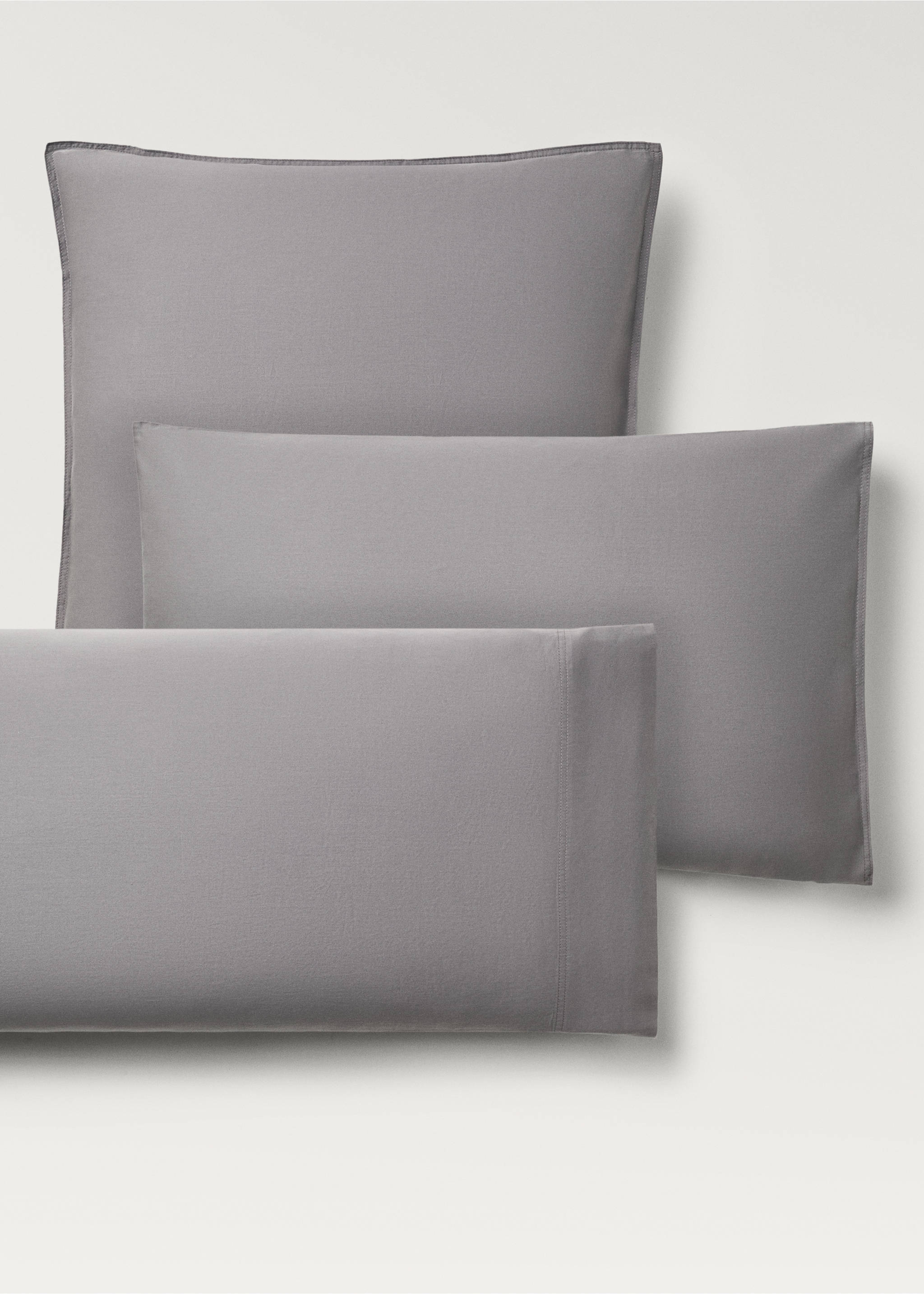 Two washed cotton satin pillowcases with double stitching 60x60 cm - Details of the article 4, Medium Grey. Ref: 87013028-00.