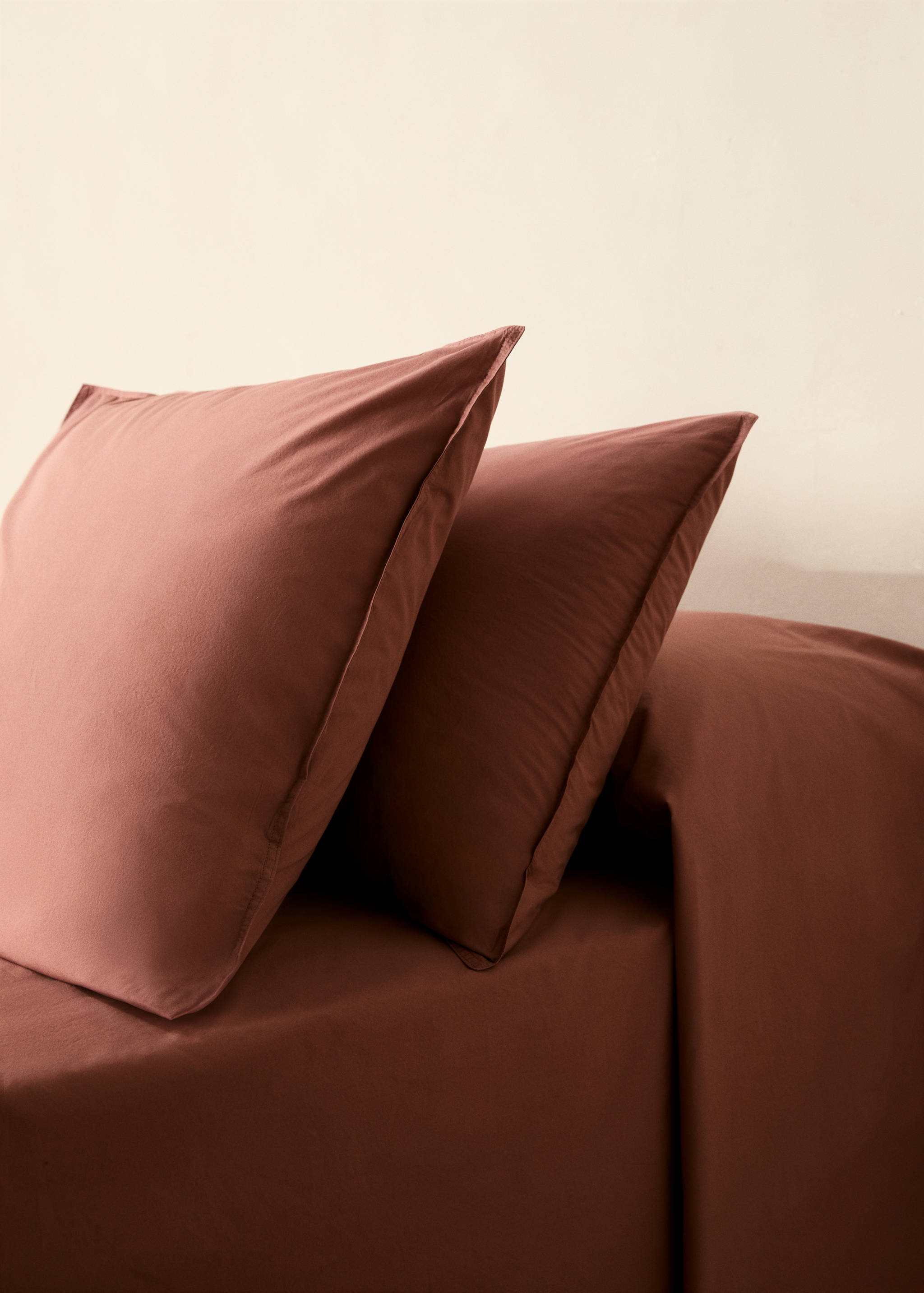 Δύο μαξιλαροθήκες από βαμβάκι και ποπλίνα με διπλό γαζί 50x75 εκ - Γενικό πλάνο