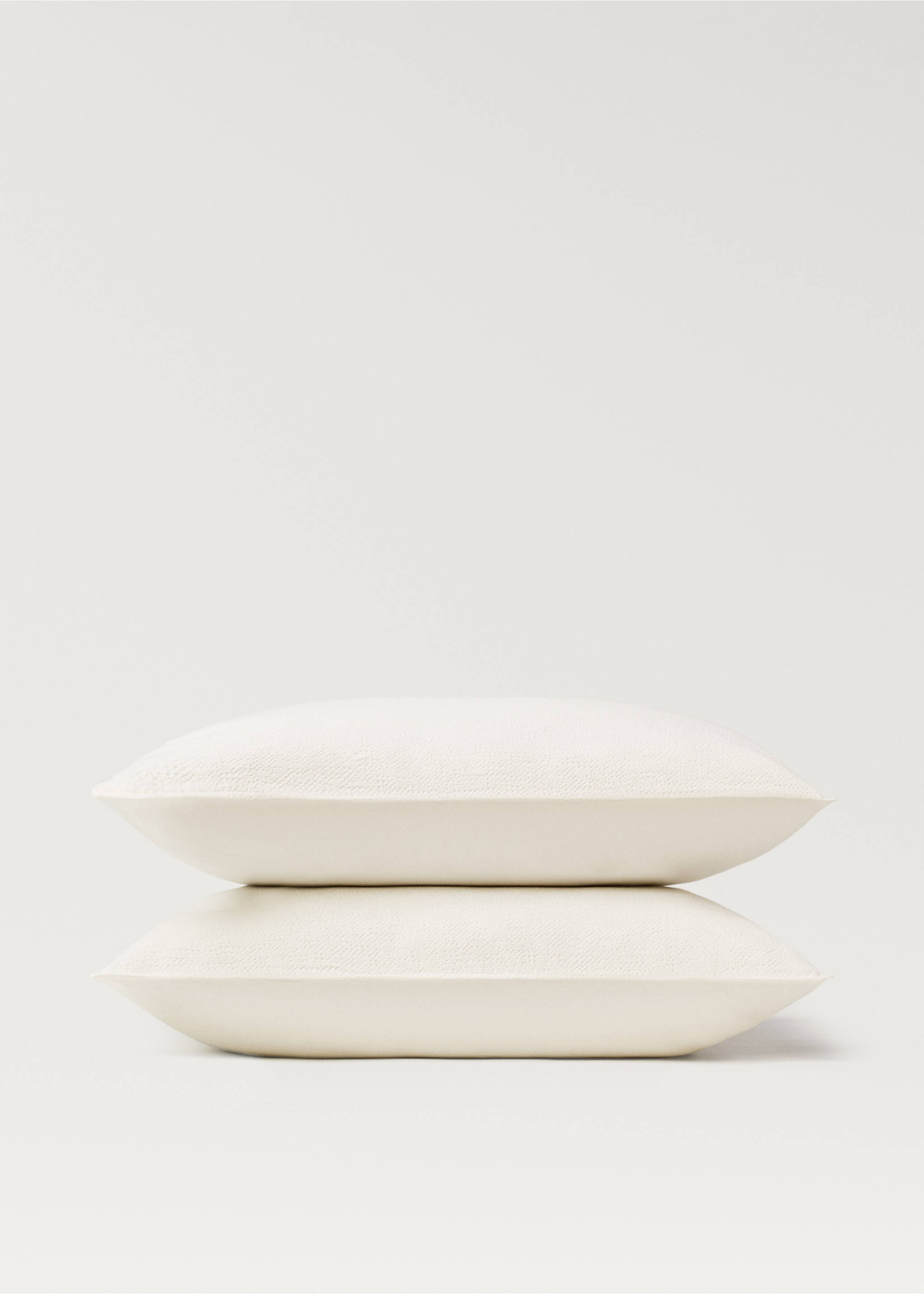 Two textured cotton percale pillowcases 60x60 cm - Details of the article 3, Ecru. Ref: 87013034-00.