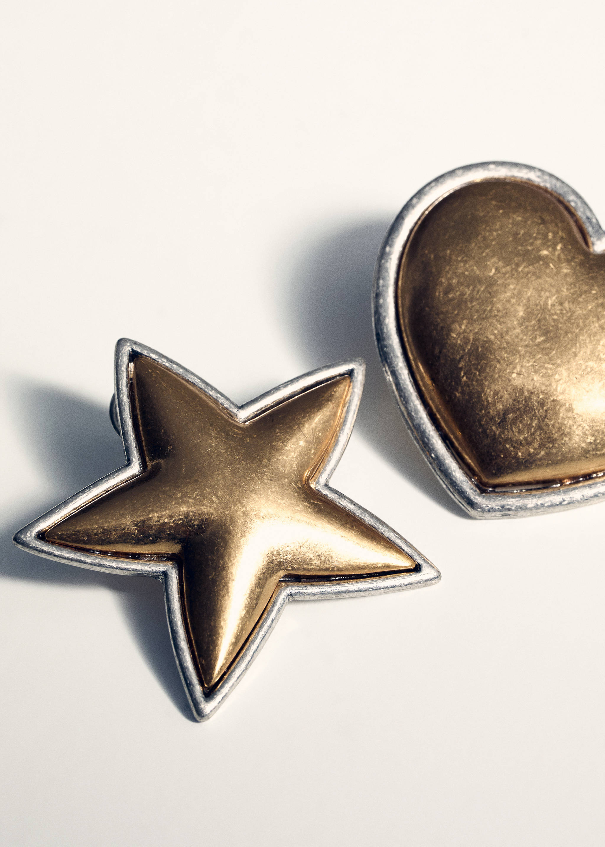 Combined-shape earrings - Details of the article 5