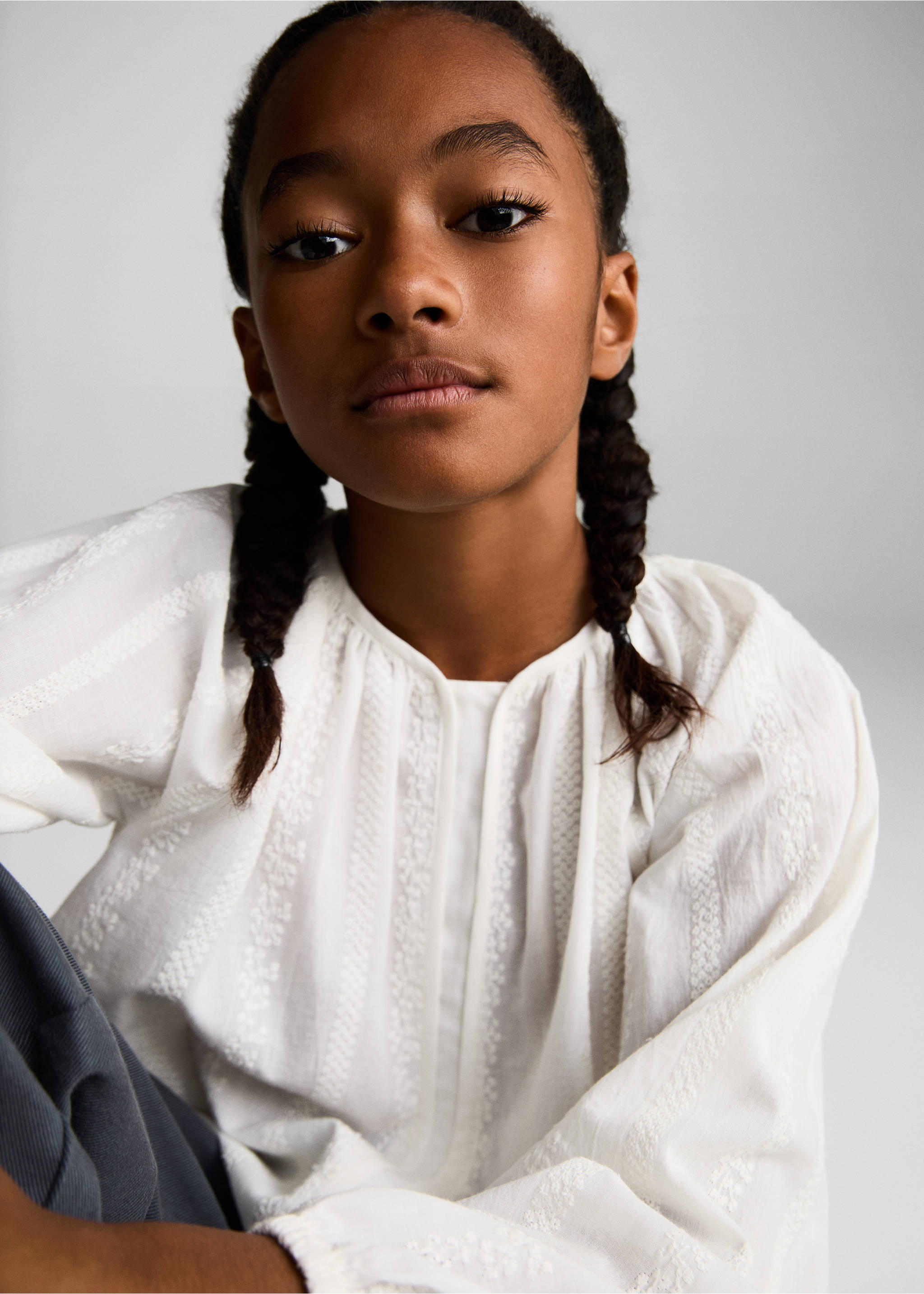 Blouse coton détails brodés - Détail de l'article 1, Blanc. Ref: 87013647-00.