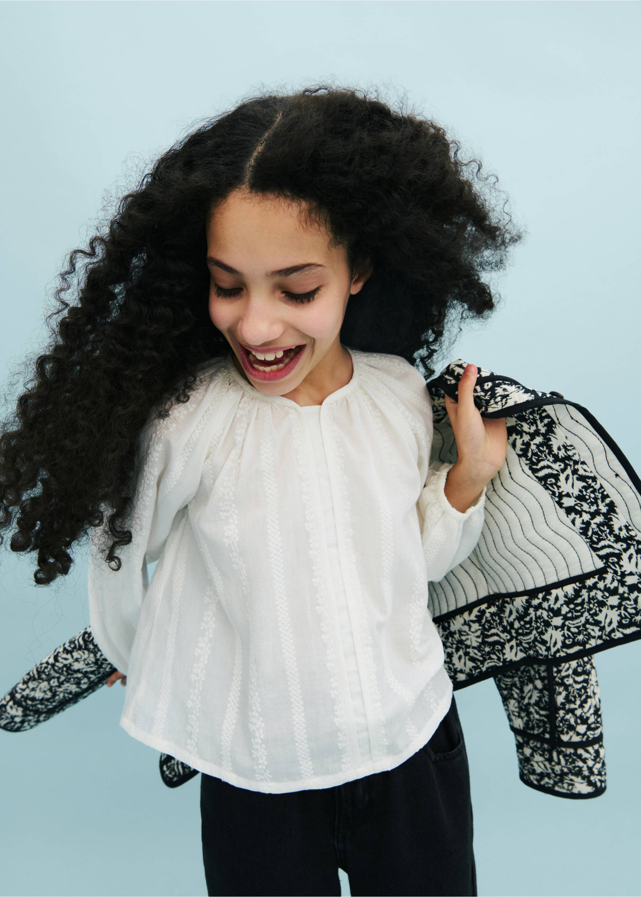 Blouse coton détails brodés - Détail de l'article 2, Blanc. Ref: 87013647-00.