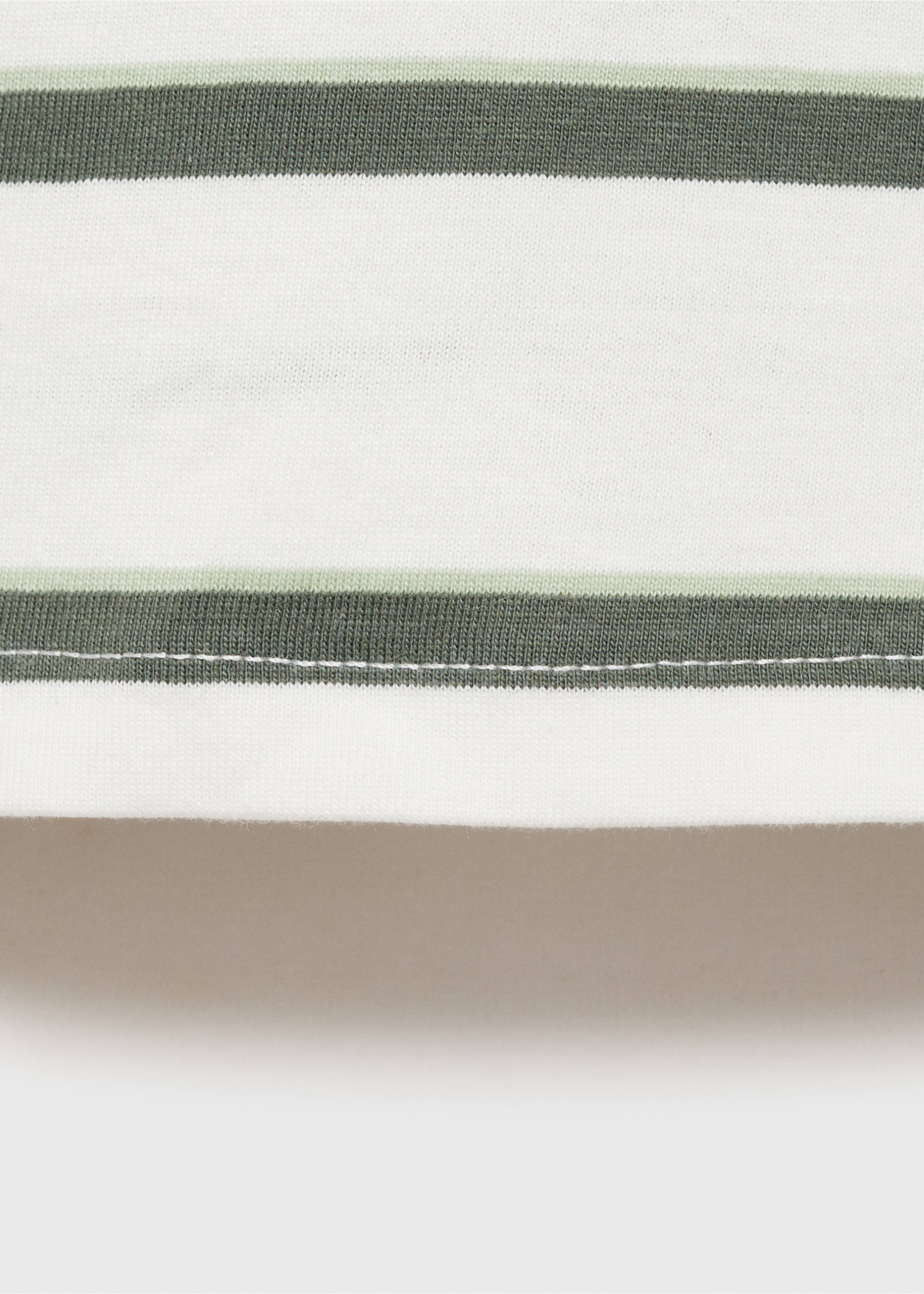 Samarreta màniga curta ratlles - Detall de l'article 0, Verd. Ref: 87013650-00.