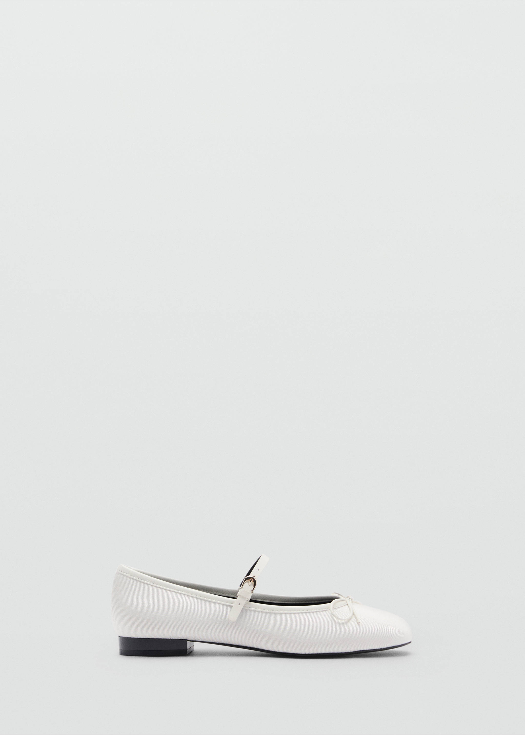 Ballerinas with strip and bow detail - Article without model, White. Ref: 87013657-00.
