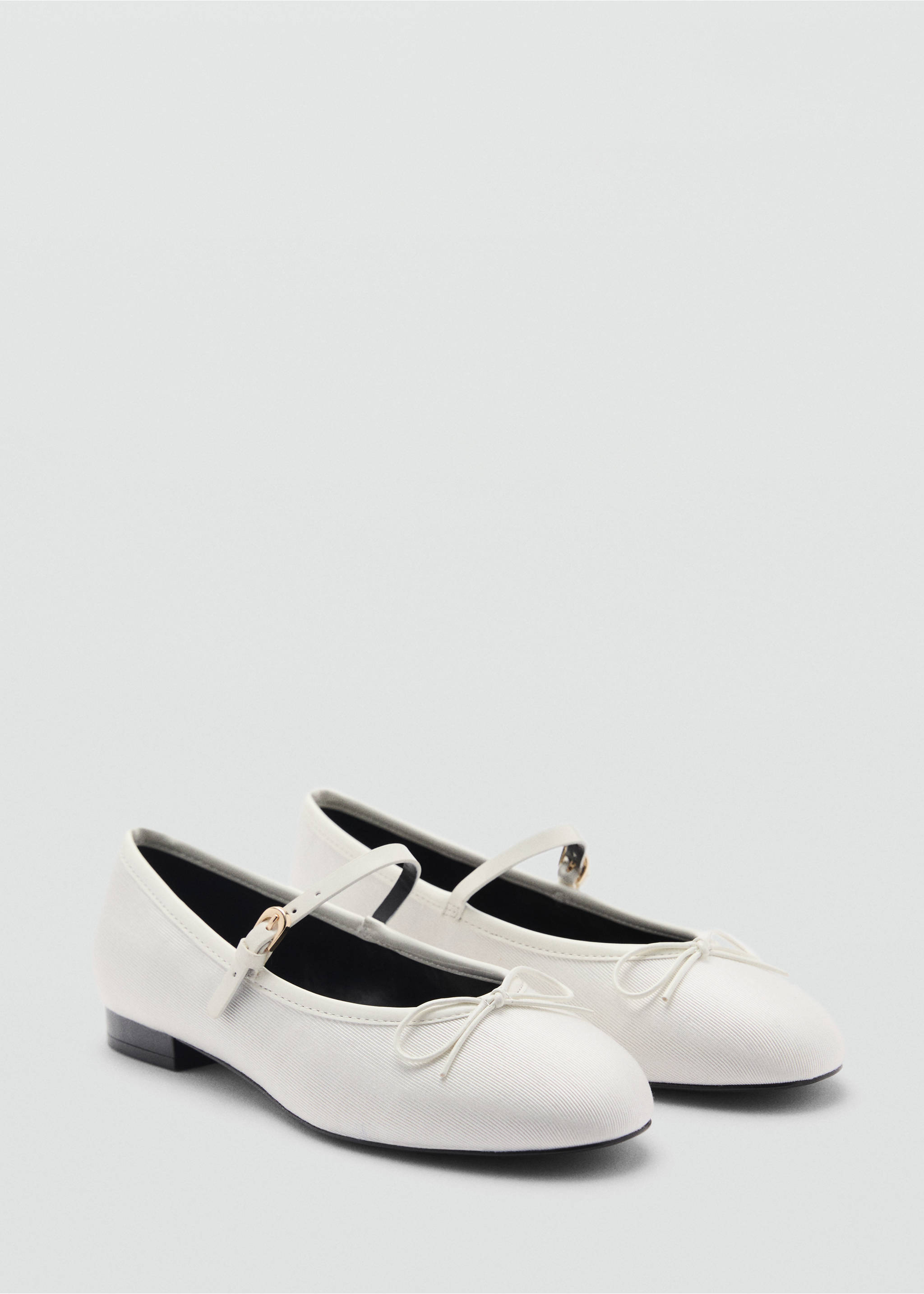 Ballerinas with strip and bow detail - Medium plane, White. Ref: 87013657-00.