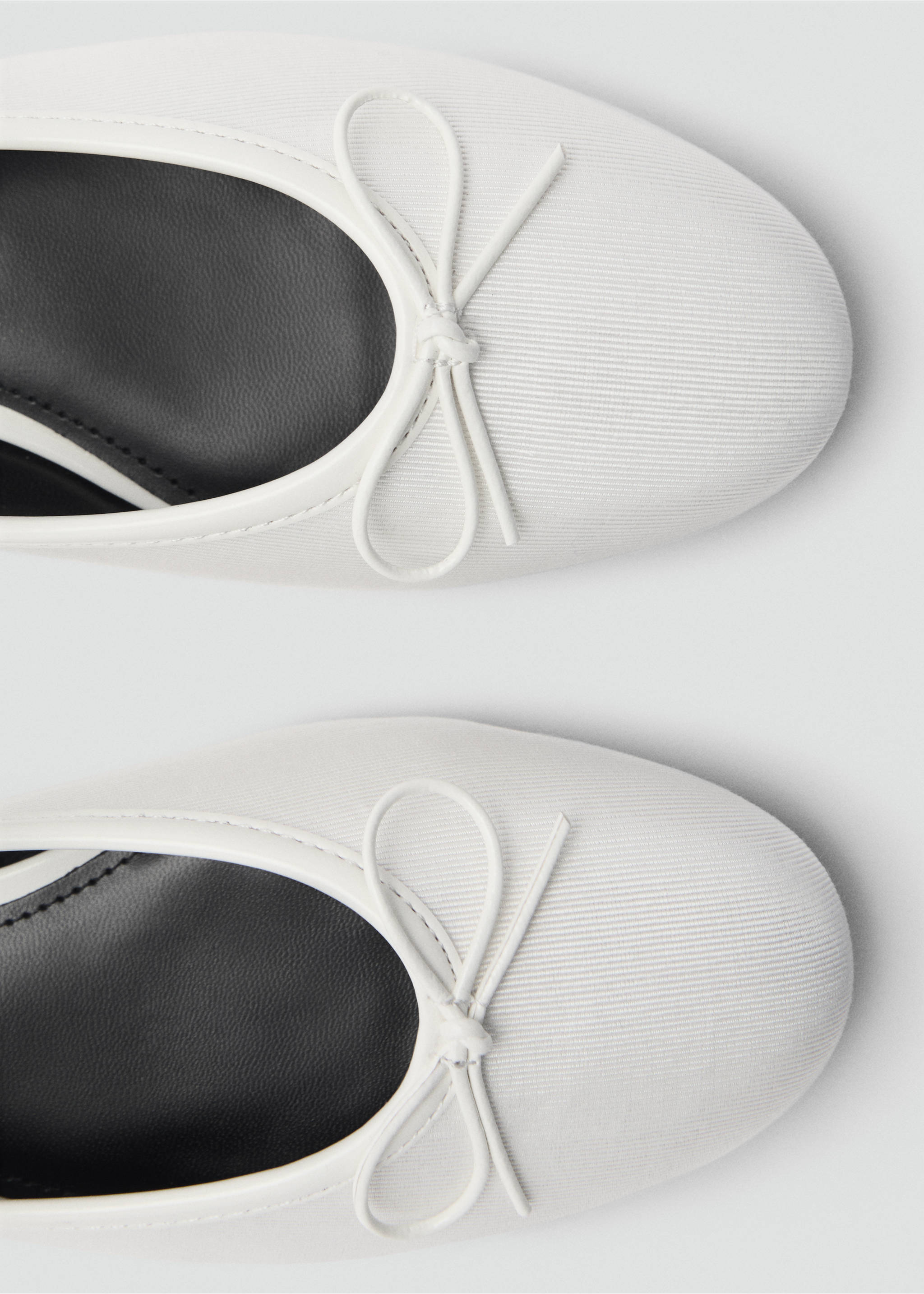 Ballerinas with strip and bow detail - Details of the article 1, White. Ref: 87013657-00.