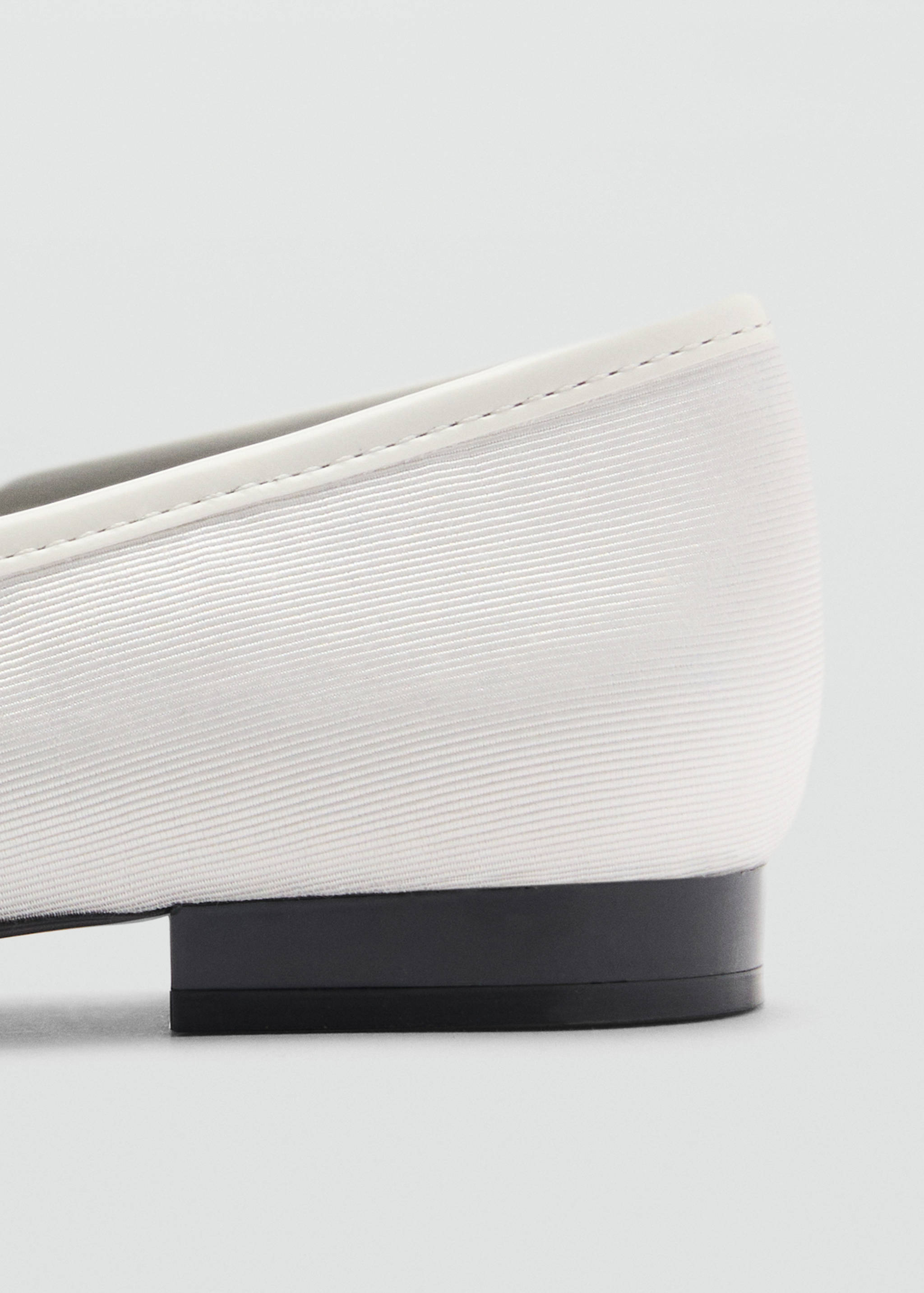 Ballerinas with strip and bow detail - Details of the article 2