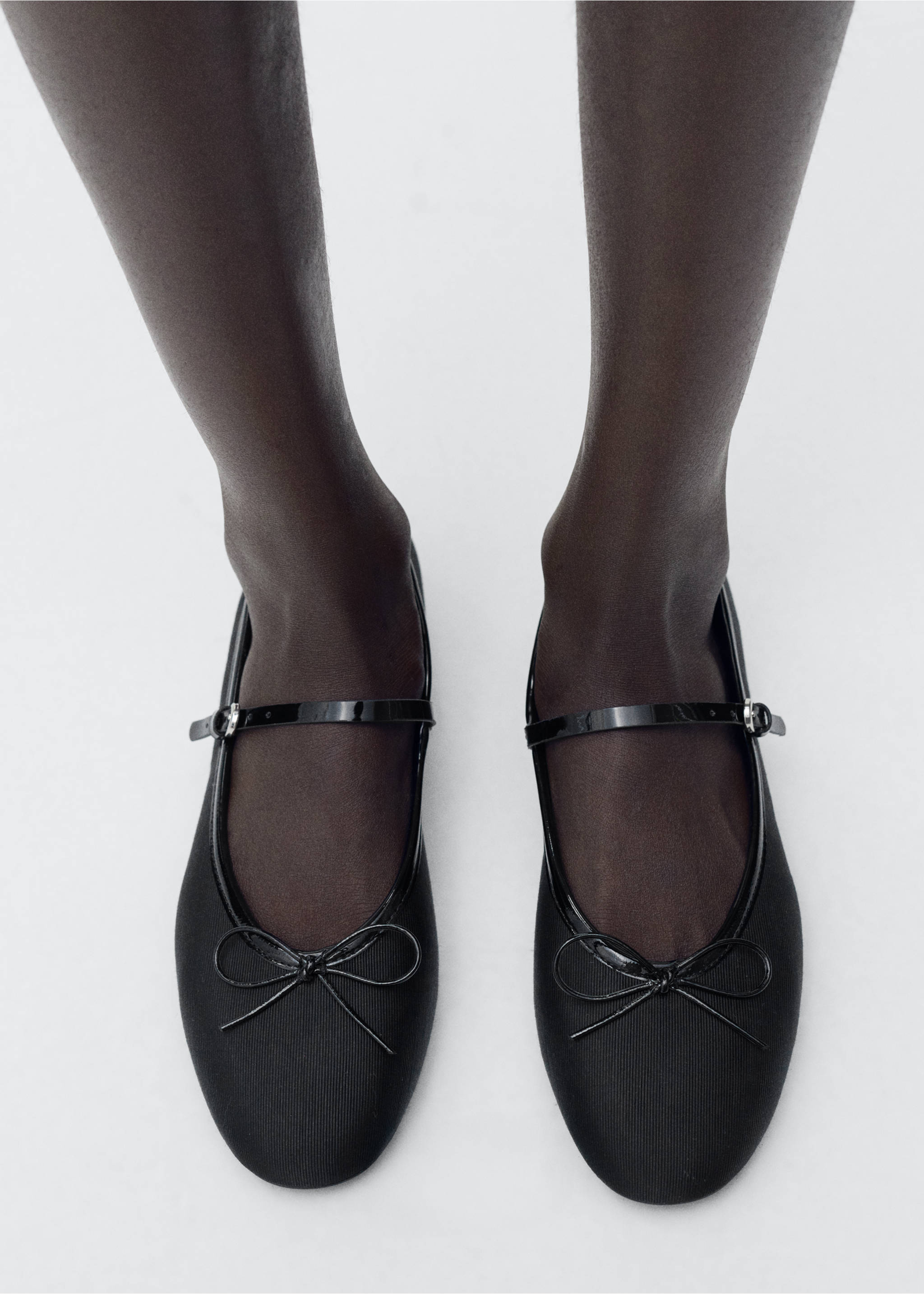 Ballerinas with strip and bow detail - Details of the article 9, Black. Ref: 87013657-00.