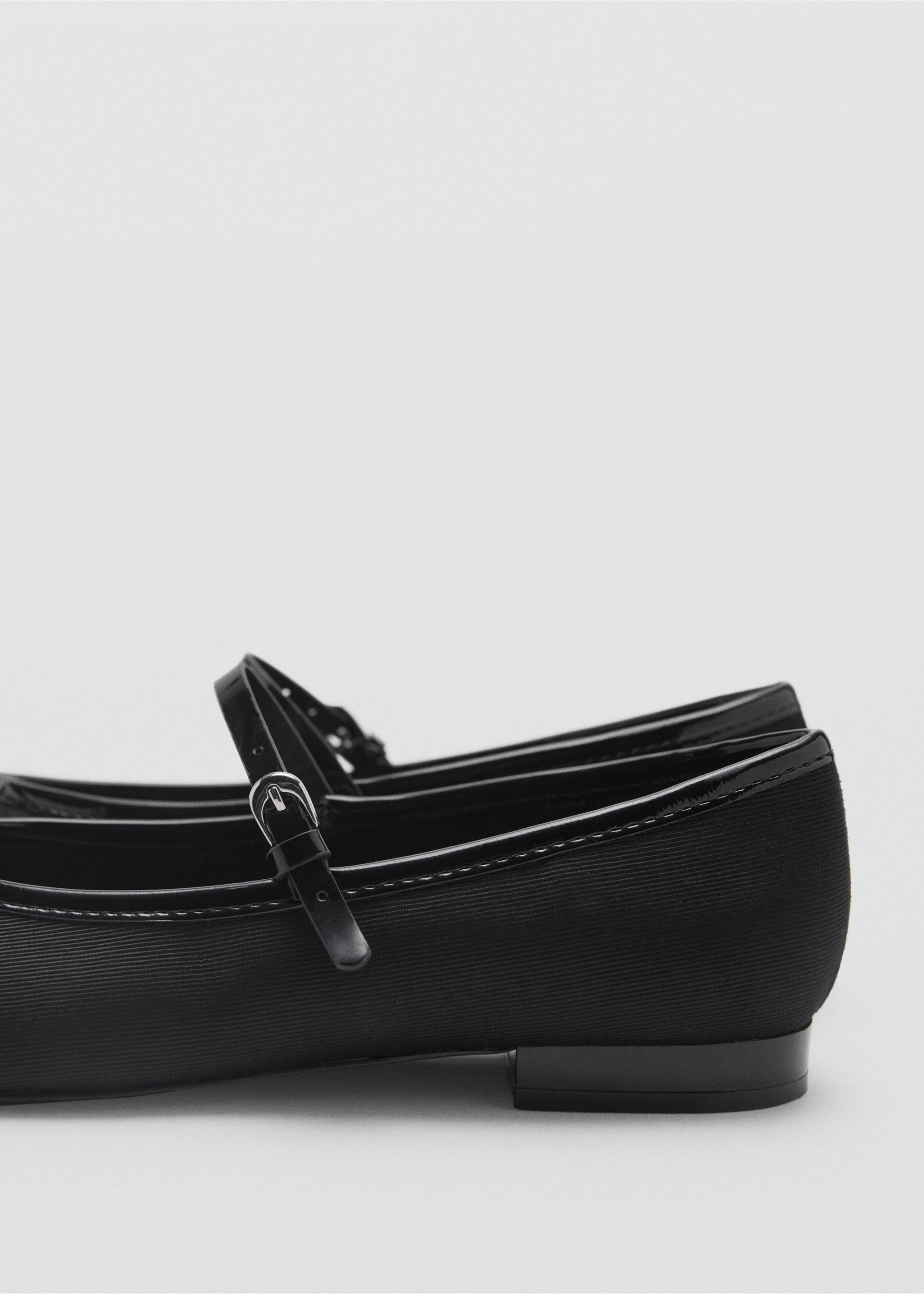 Ballerinas with strip and bow detail - Details of the article 1, Black. Ref: 87013657-00.