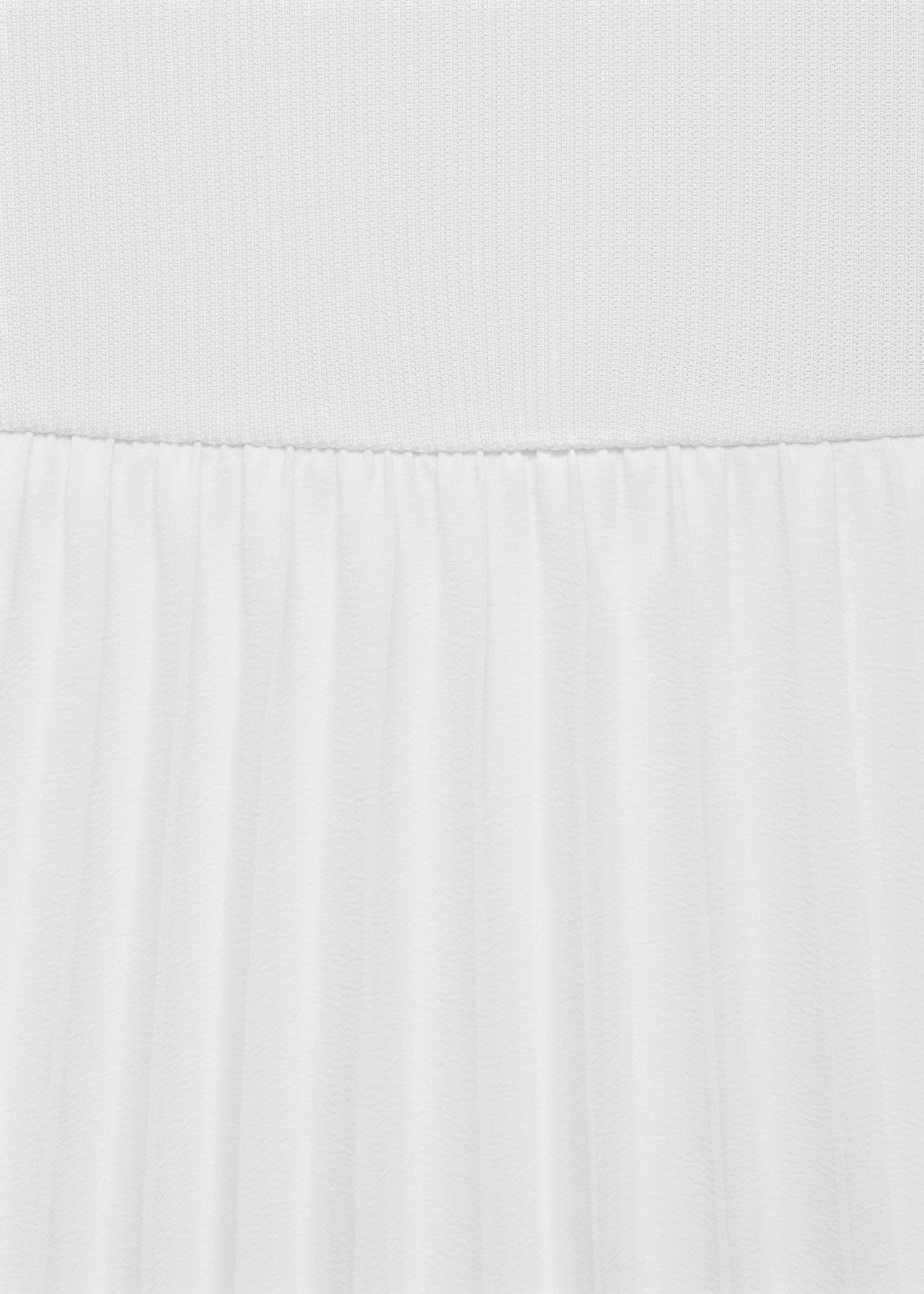 Plisserad klänning - Detaljer om artikeln 8