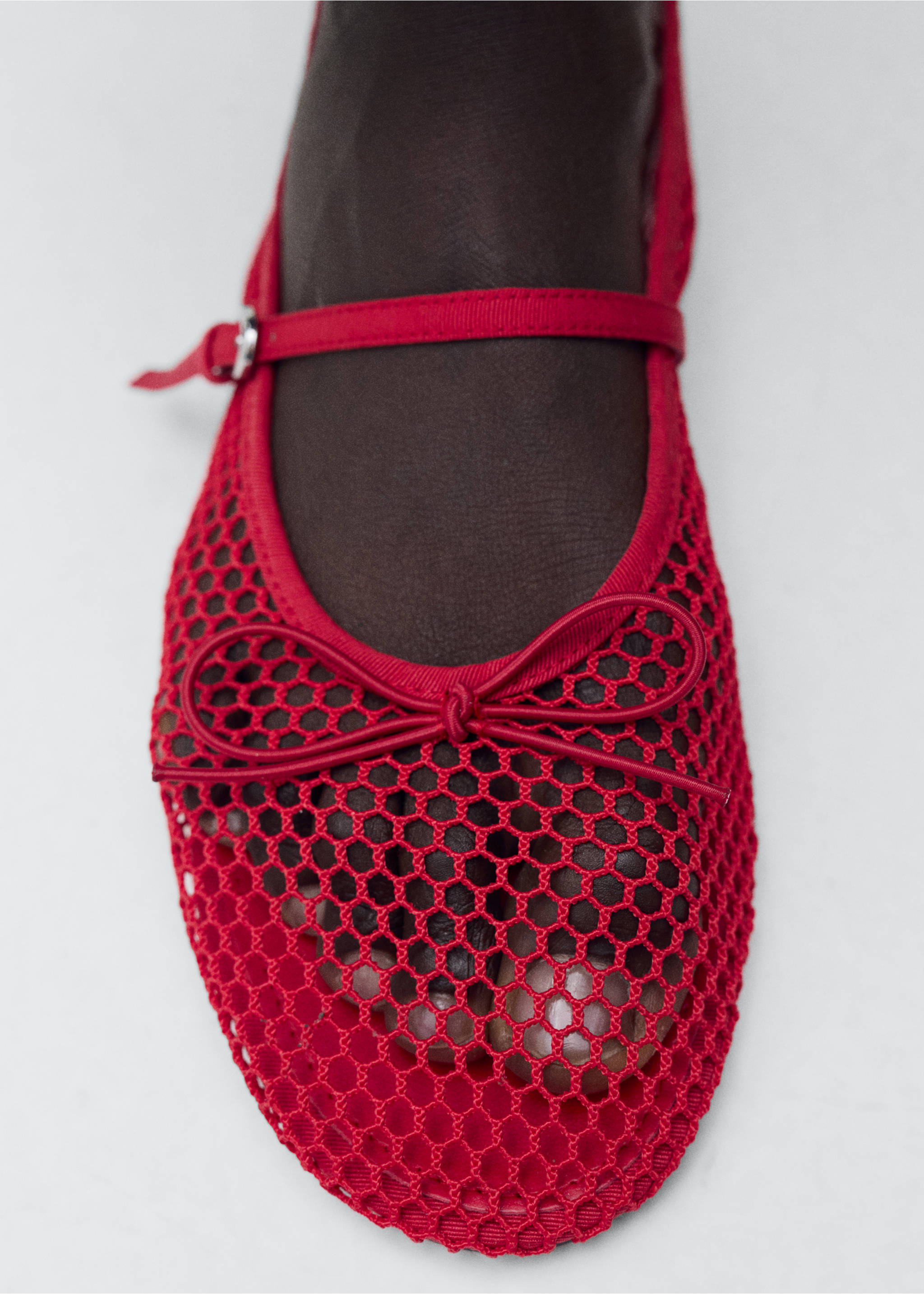 Ballerines maille filet boucle - Détail de l'article 9, Rouge. Ref: 87014069-00.