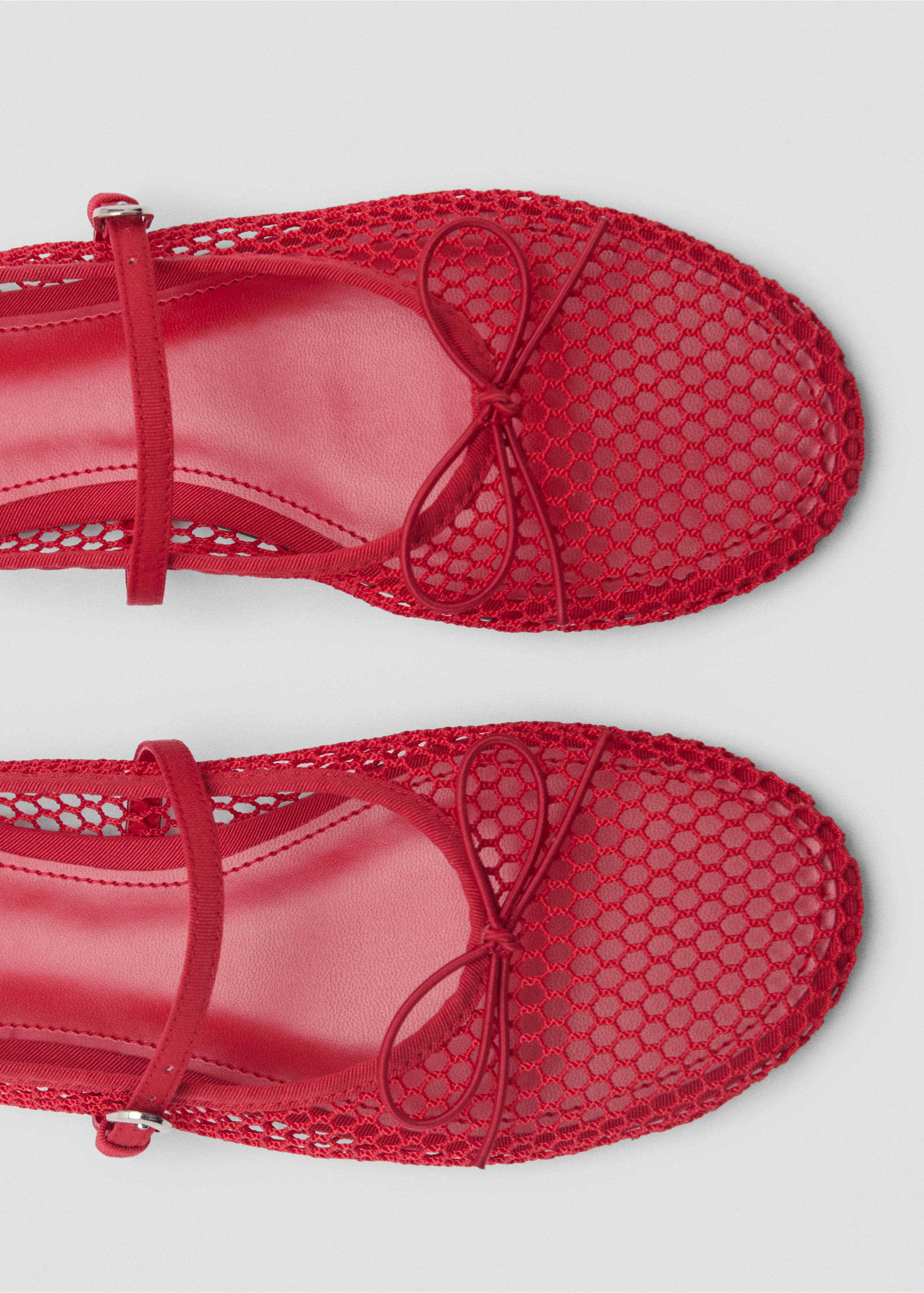 Ballerines maille filet boucle - Détail de l'article 1, Rouge. Ref: 87014069-00.