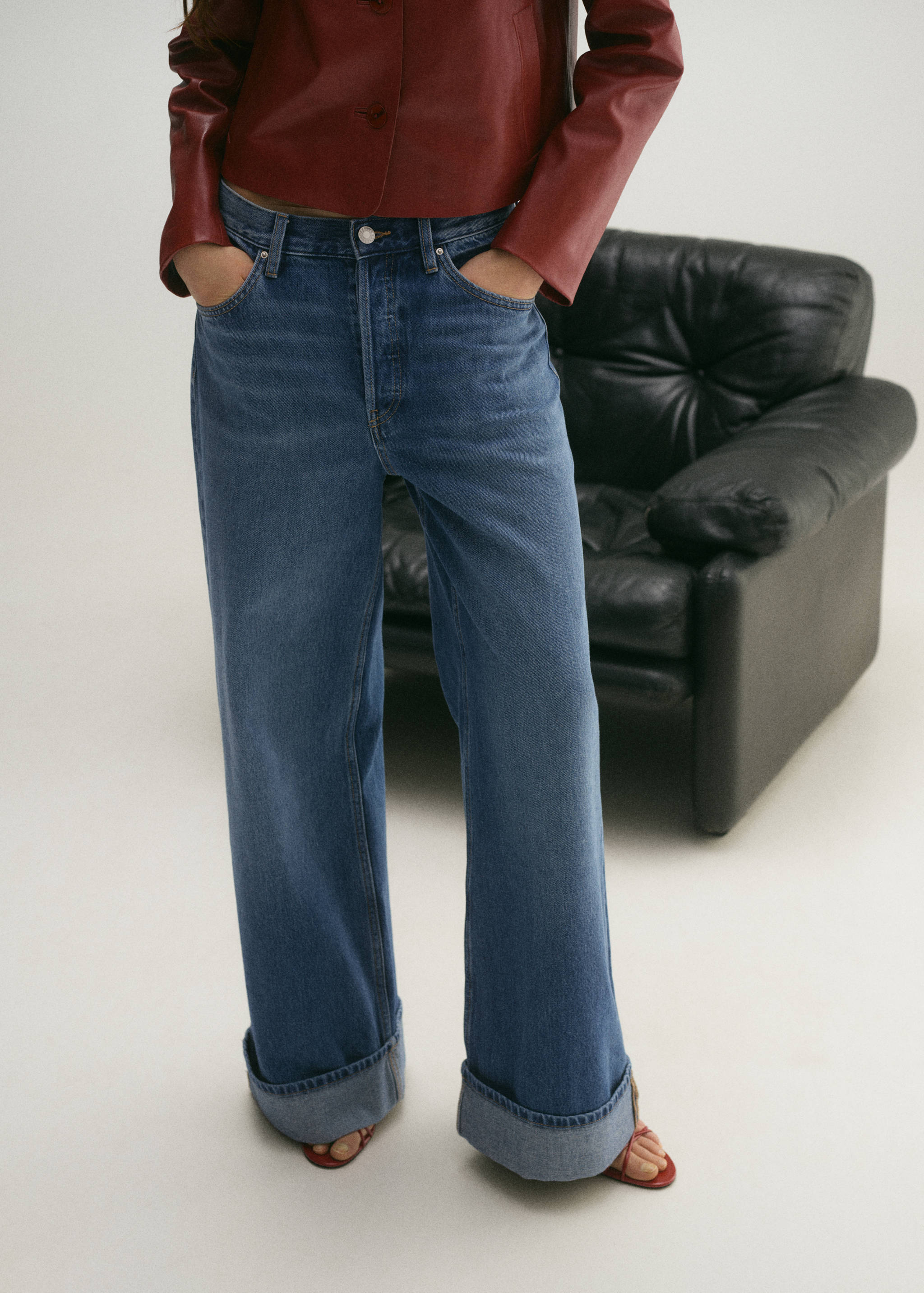 Jean wideleg à revers - Plan moyen