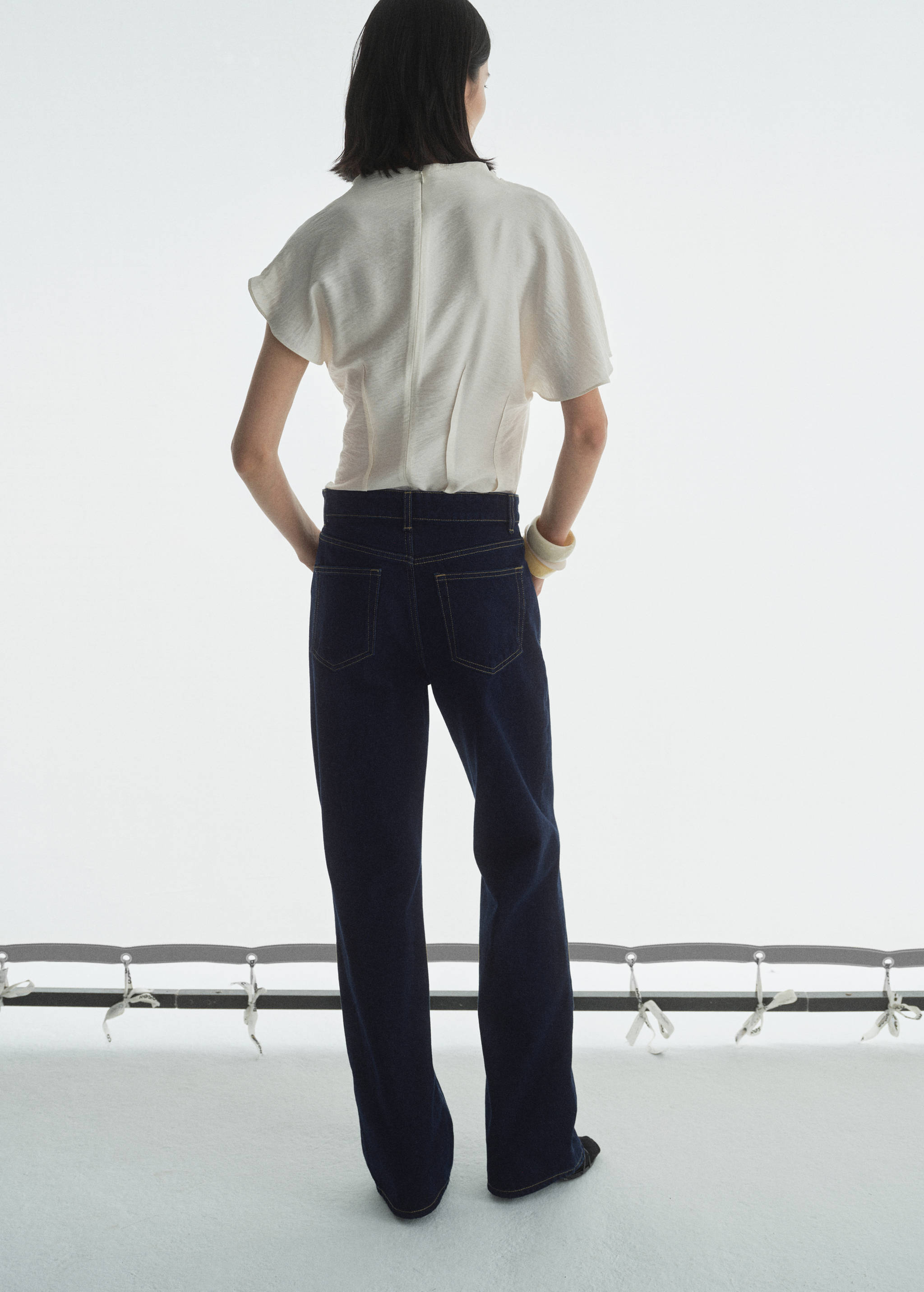 High-waisted straight-fit rinse-wash jeans - Reverse of the article