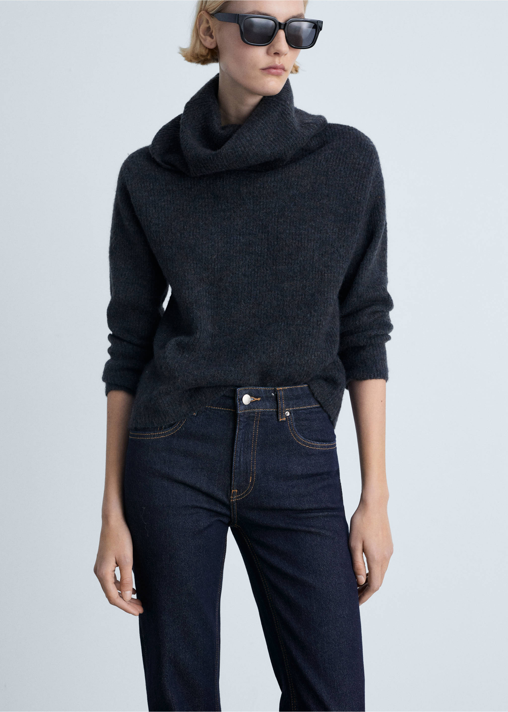 Rinse-wash flared jeans with openings - Details of the article 1, Open Blue. Ref: 87014078-00.