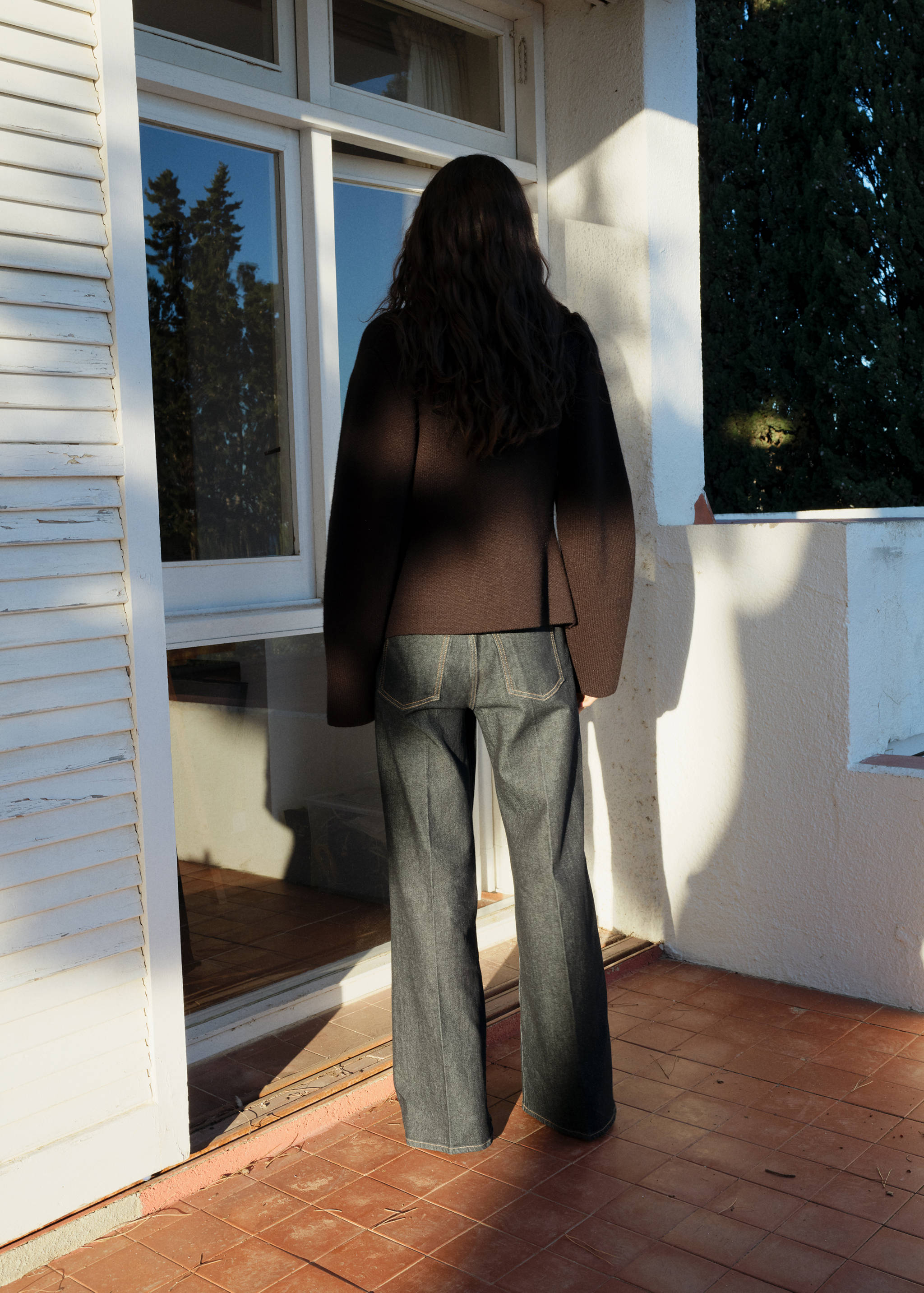 High-rise wide leg rinse-wash jeans - Reverse of the article