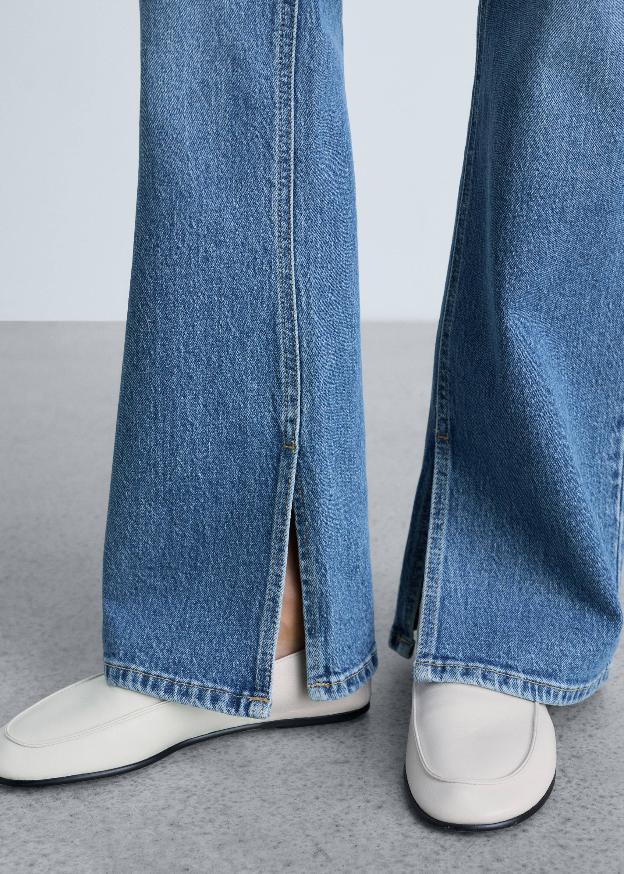 Medium-rise straight jeans with slits - Details of the article 6