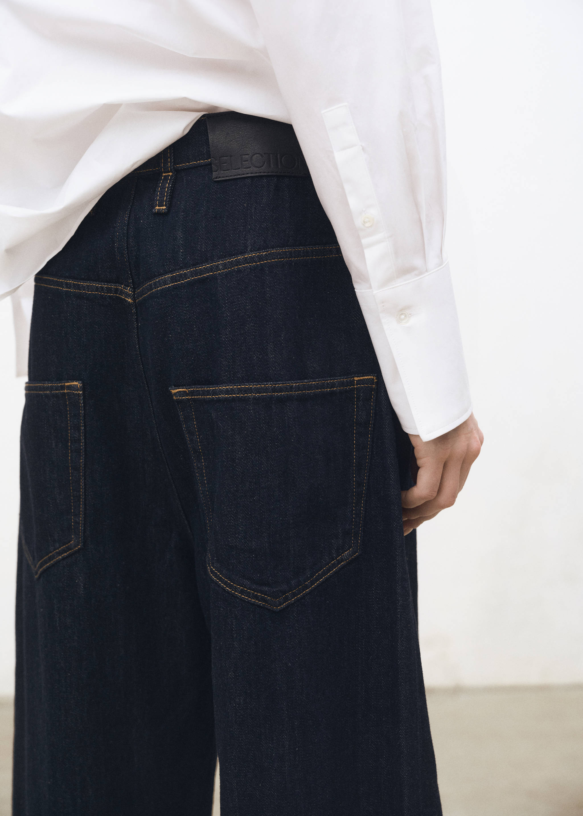 Low-rise wide leg rinse-wash jeans - Details of the article 6