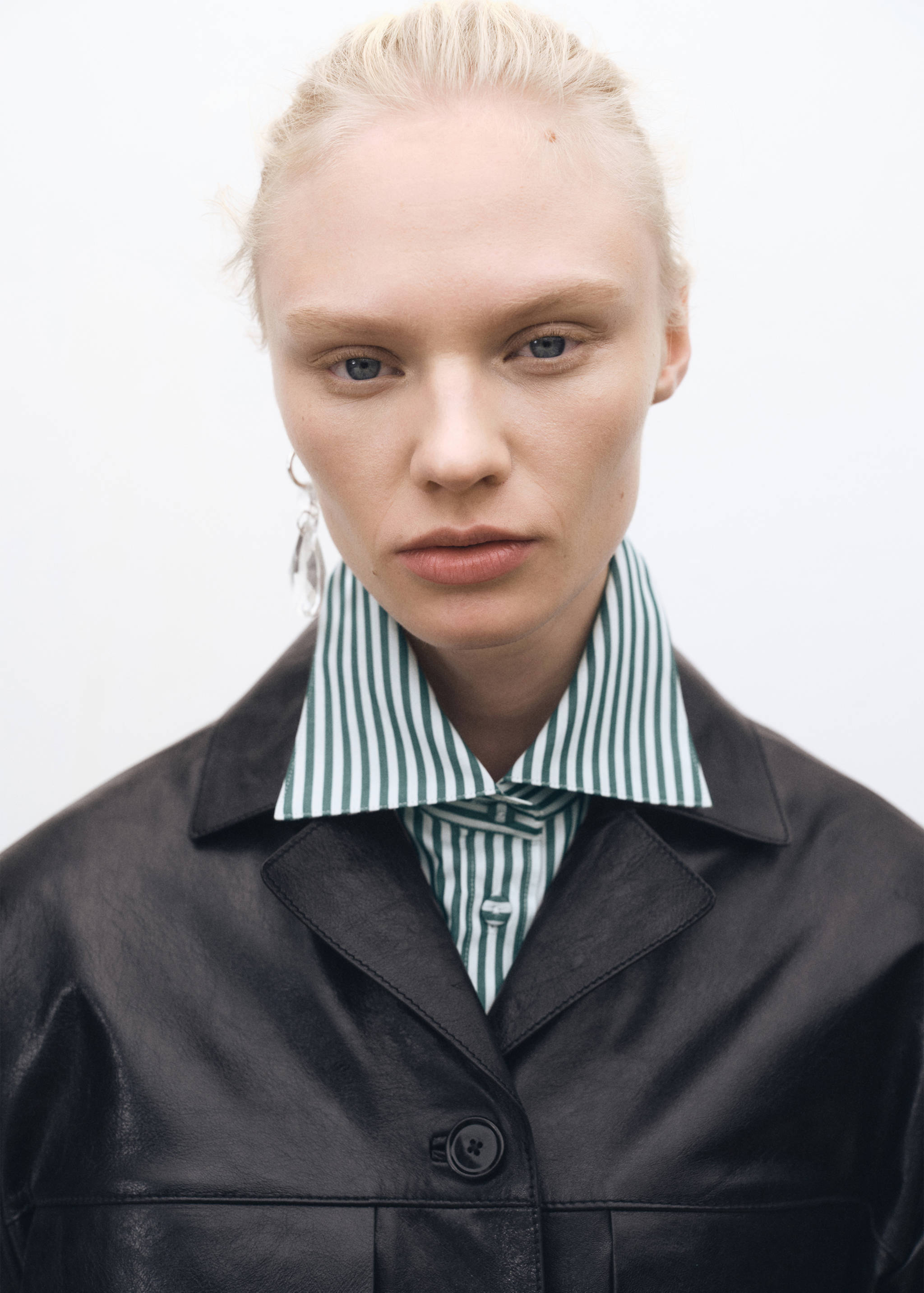 Short-sleeved striped cotton shirt - Details of the article 2