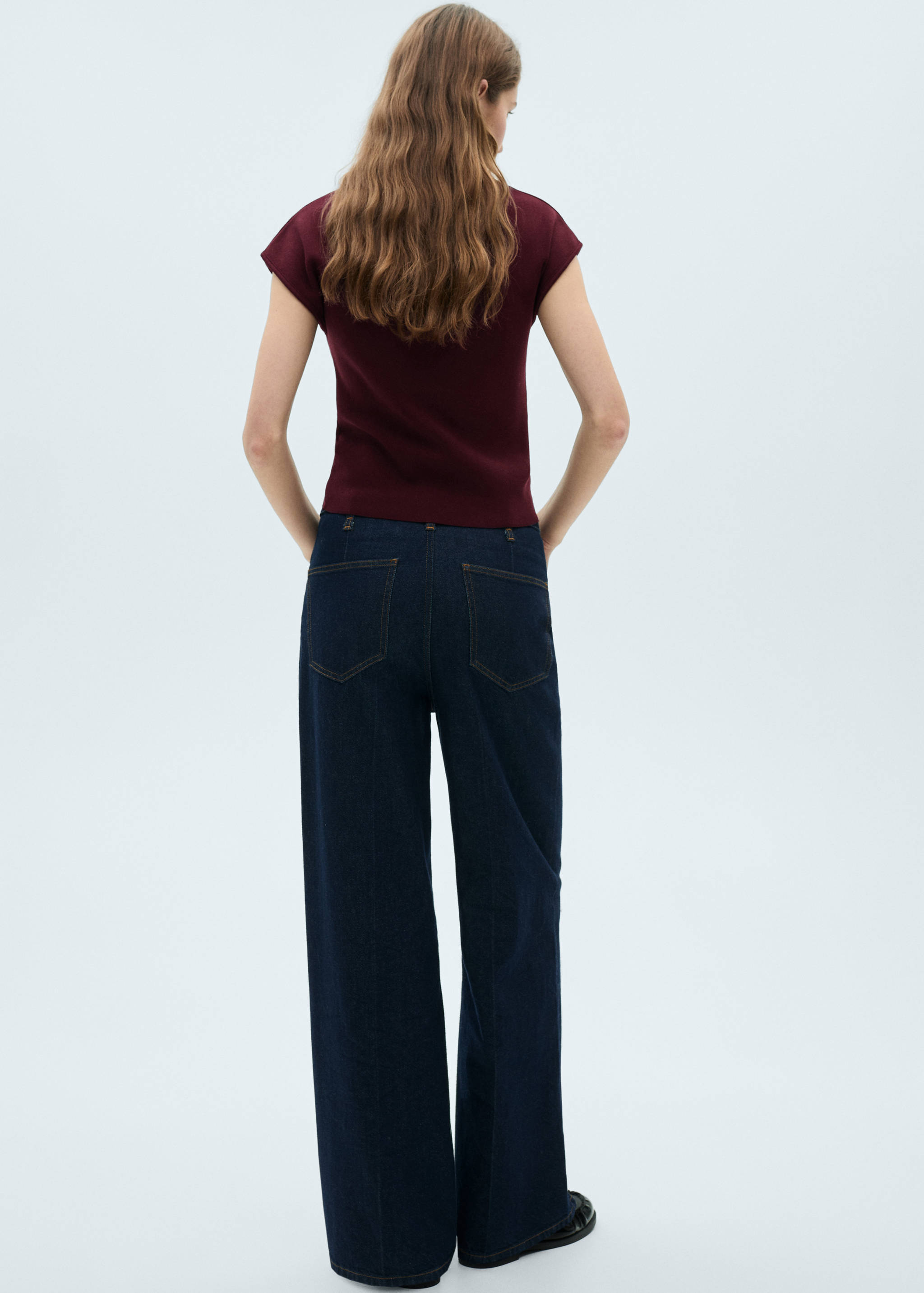 Short-sleeved fine-knit sweater - Reverse of the article