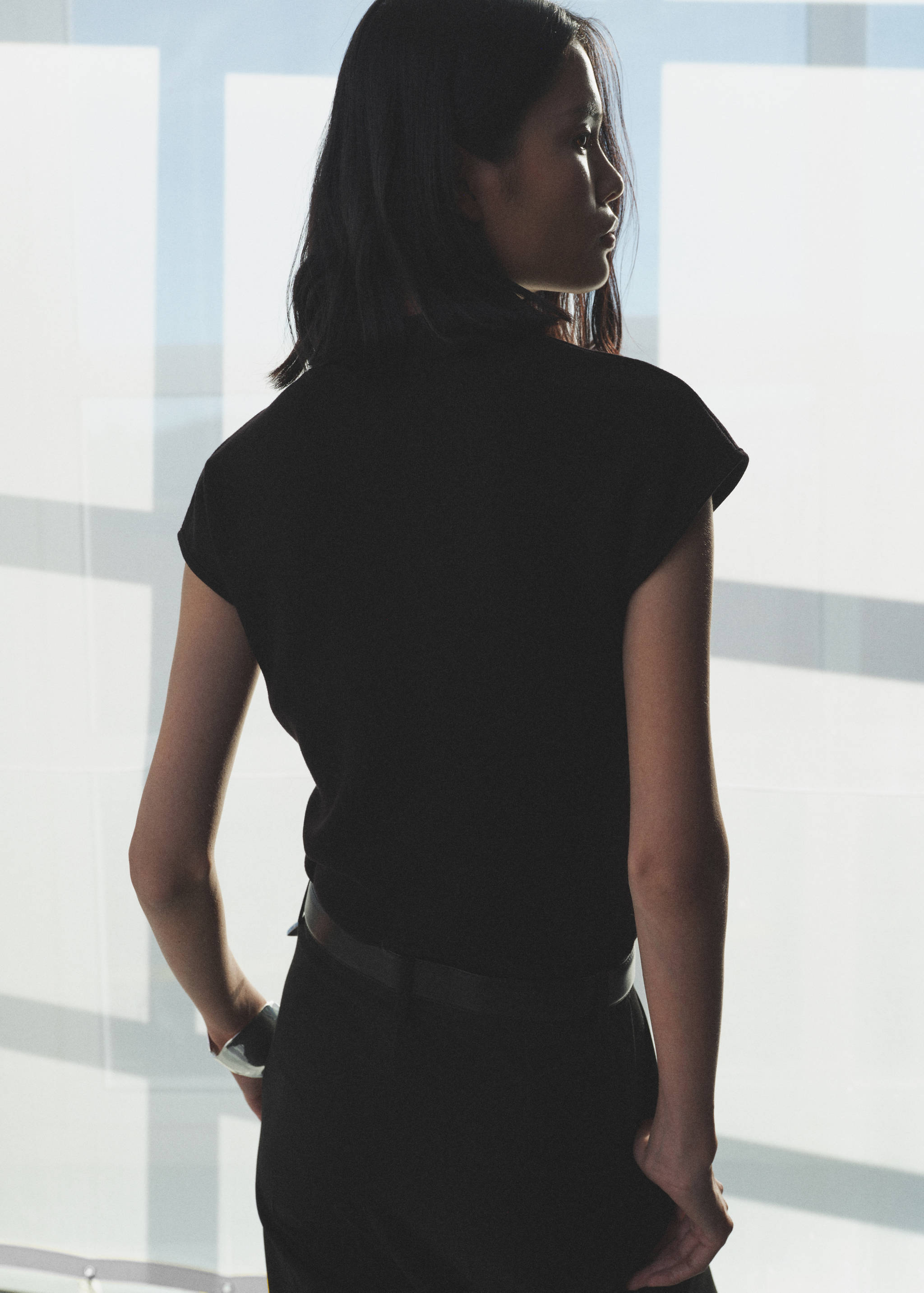 Short-sleeved fine-knit sweater - Reverse of the article