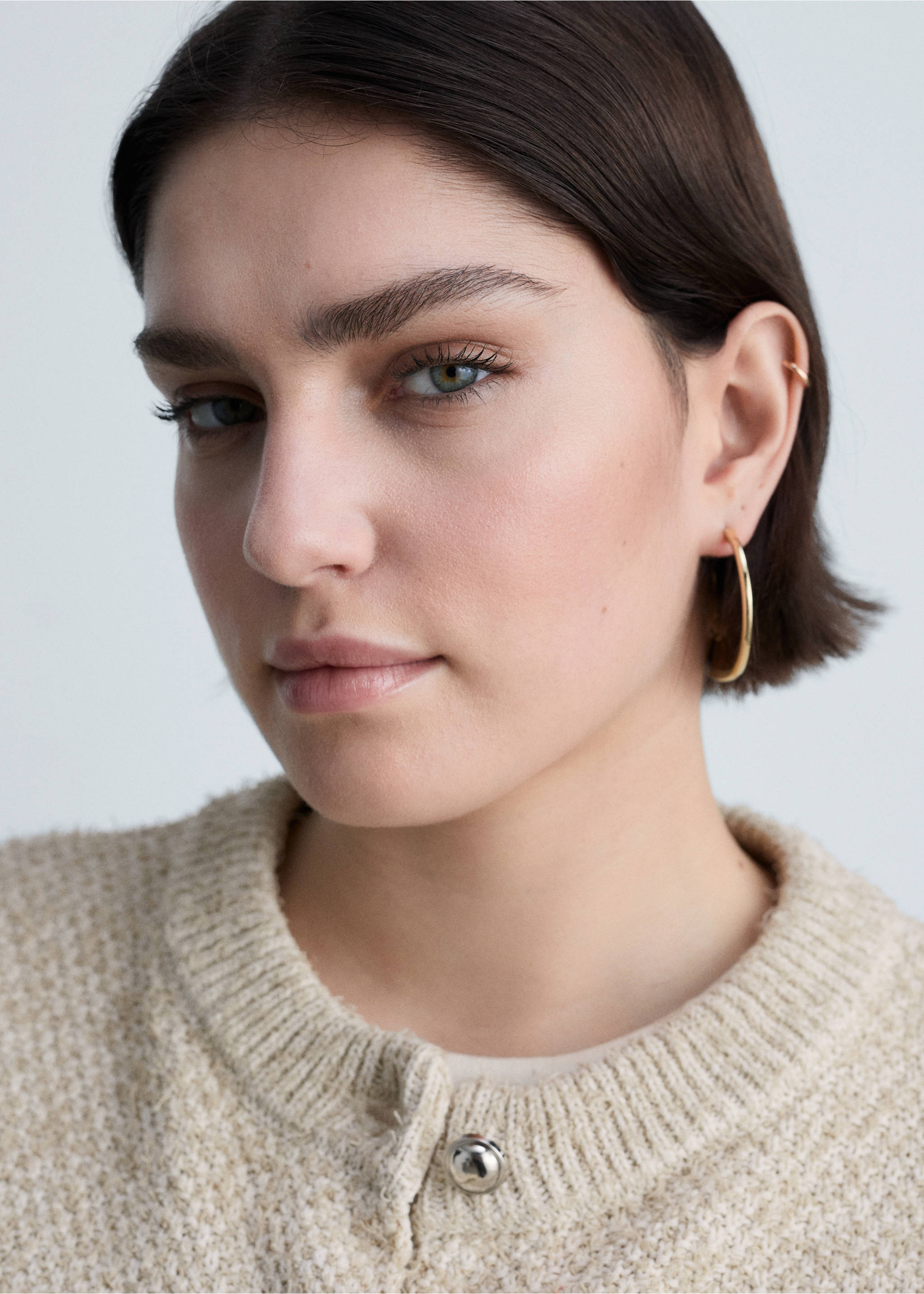 Chunky-knit jacket with buttons - Details of the article 4, Beige. Ref: 87014093-00.