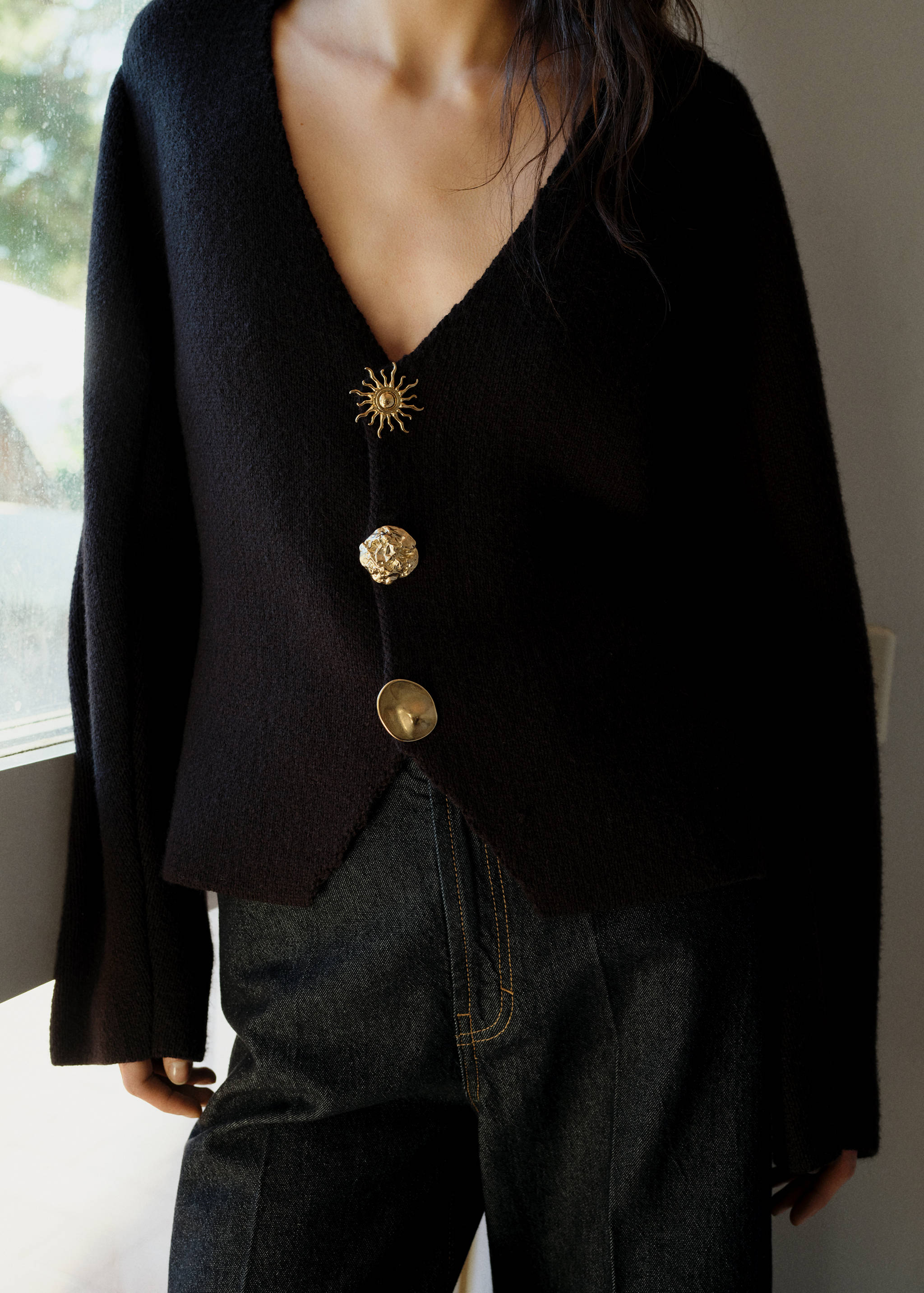 Veste en maille boutons bijoux - Plan moyen