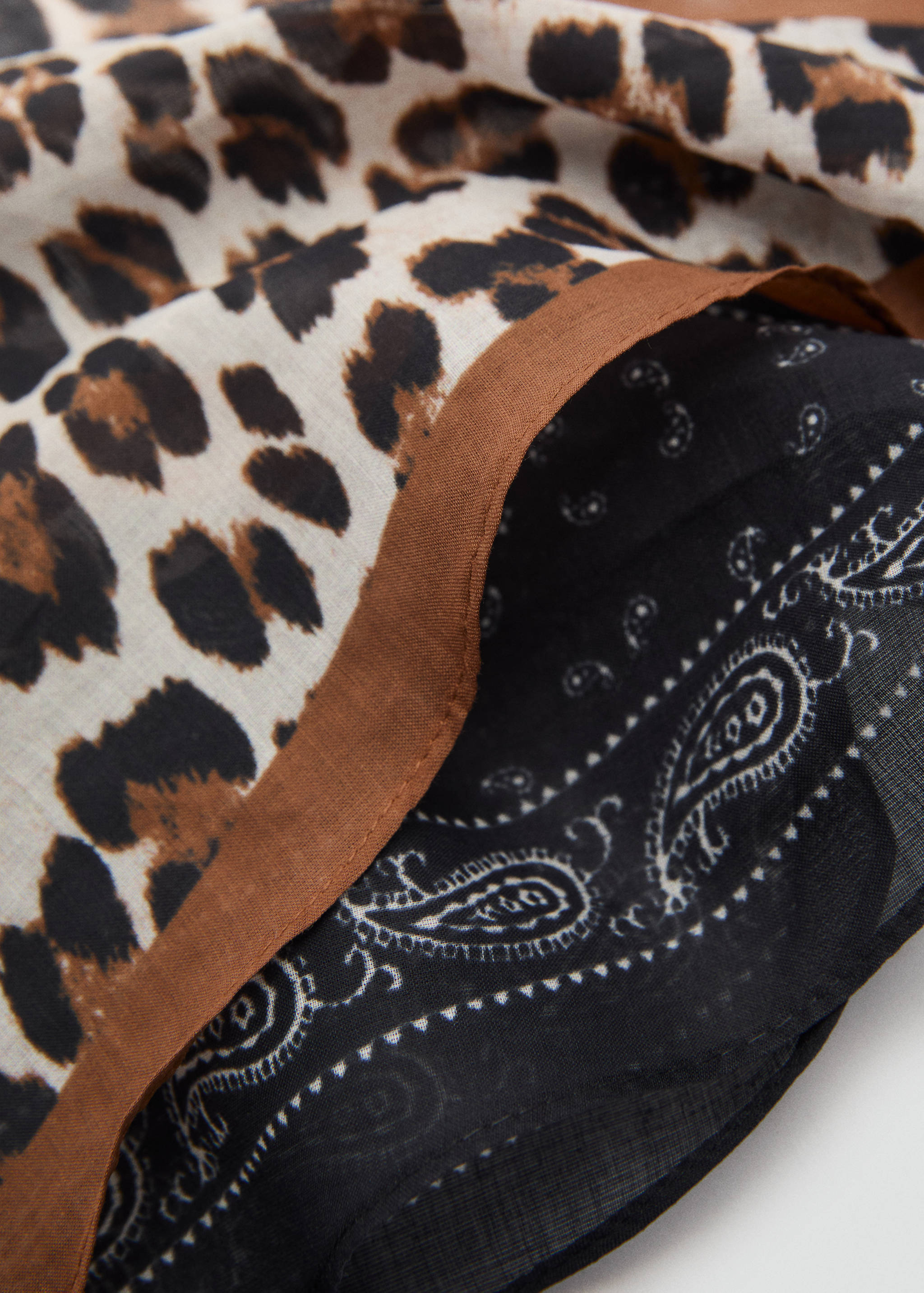 Conjunto de 2 lenços estampados - Plano médio