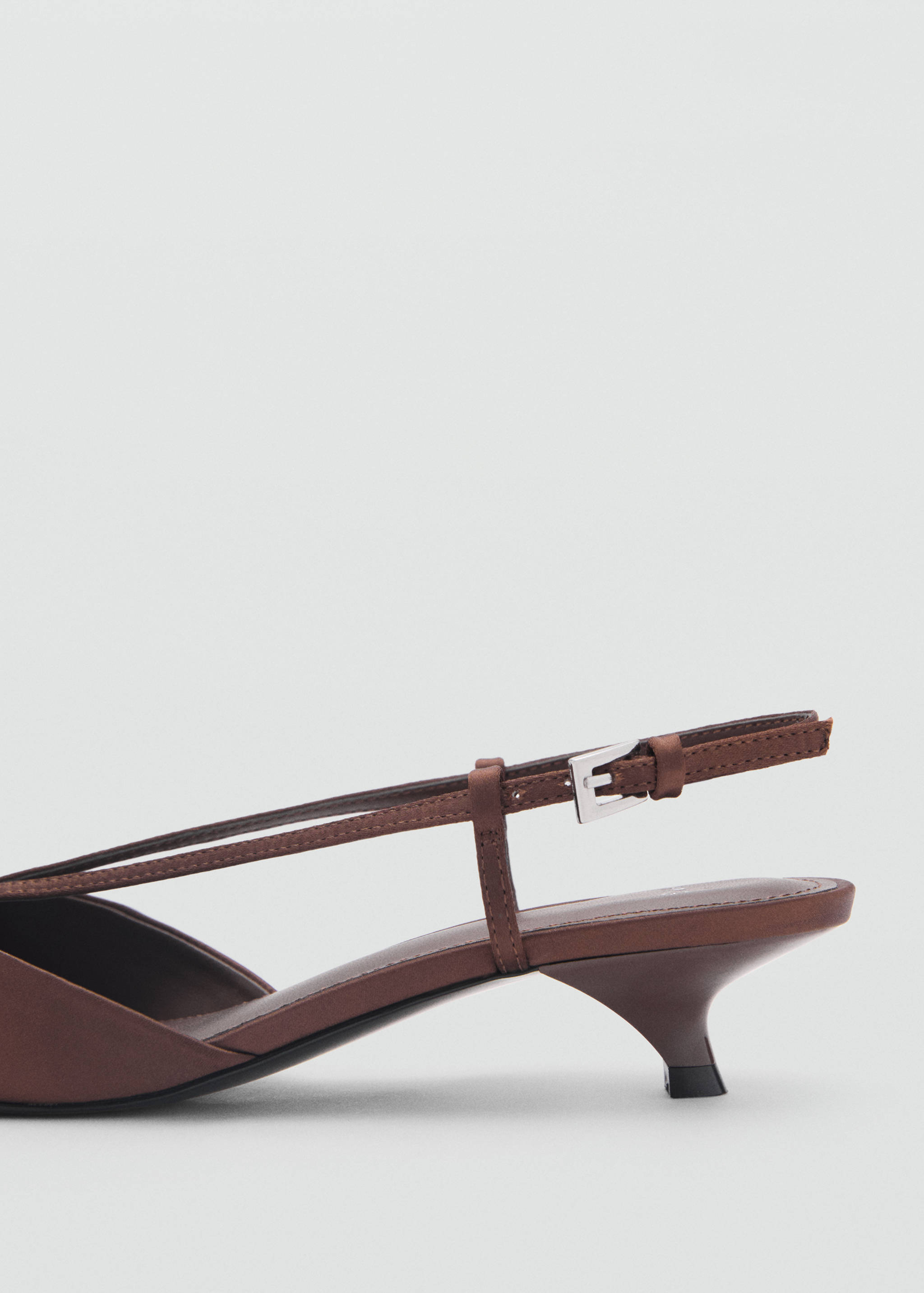 Σατέν παπούτσι με τακούνι kitten με λουράκια - Λεπτομέρεια του προϊόντος 1