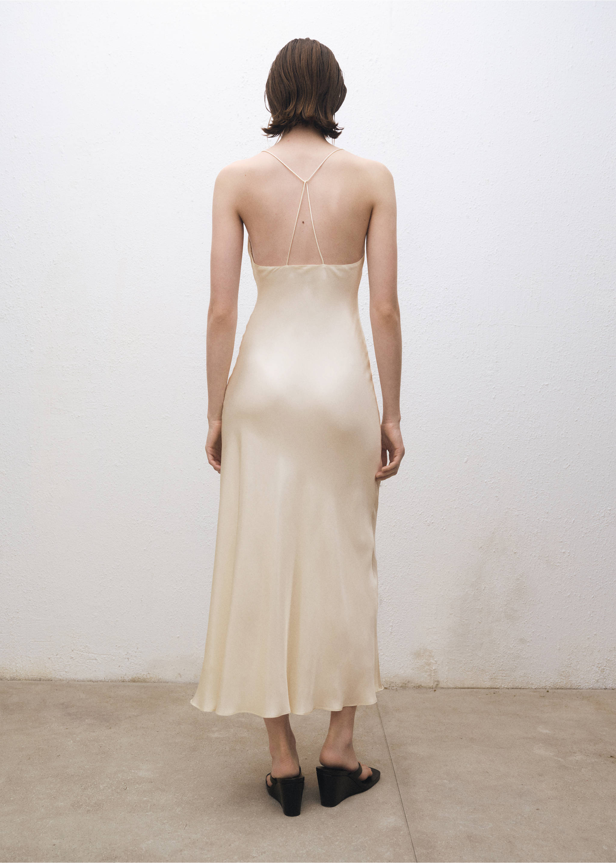 Vestit seda escot drapejat - Revers de l'article, Blanc trencat. Ref: 87014420-00.