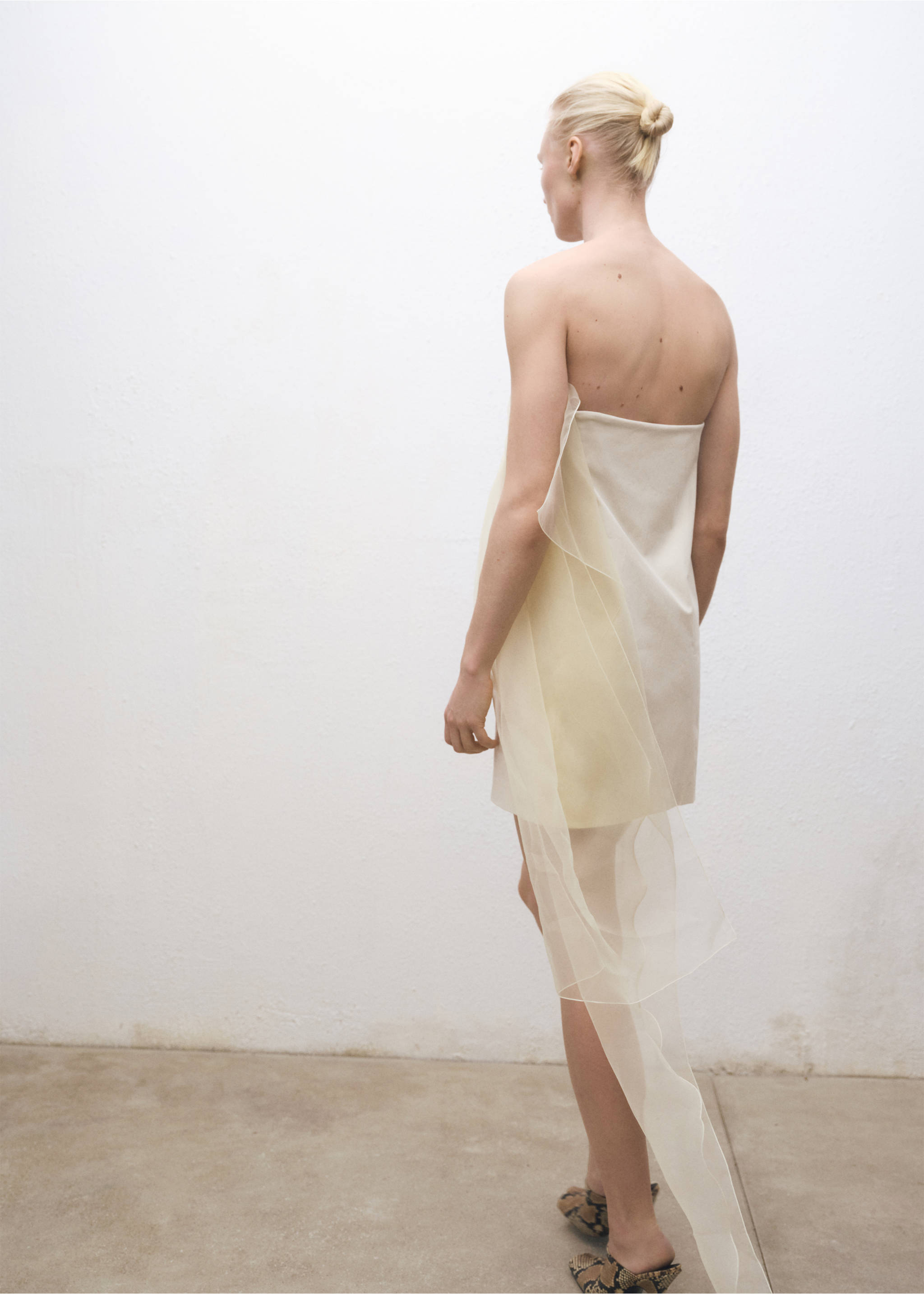 Short chiffon combined dress - Details of the article 2, Ecru. Ref: 87014425-00.