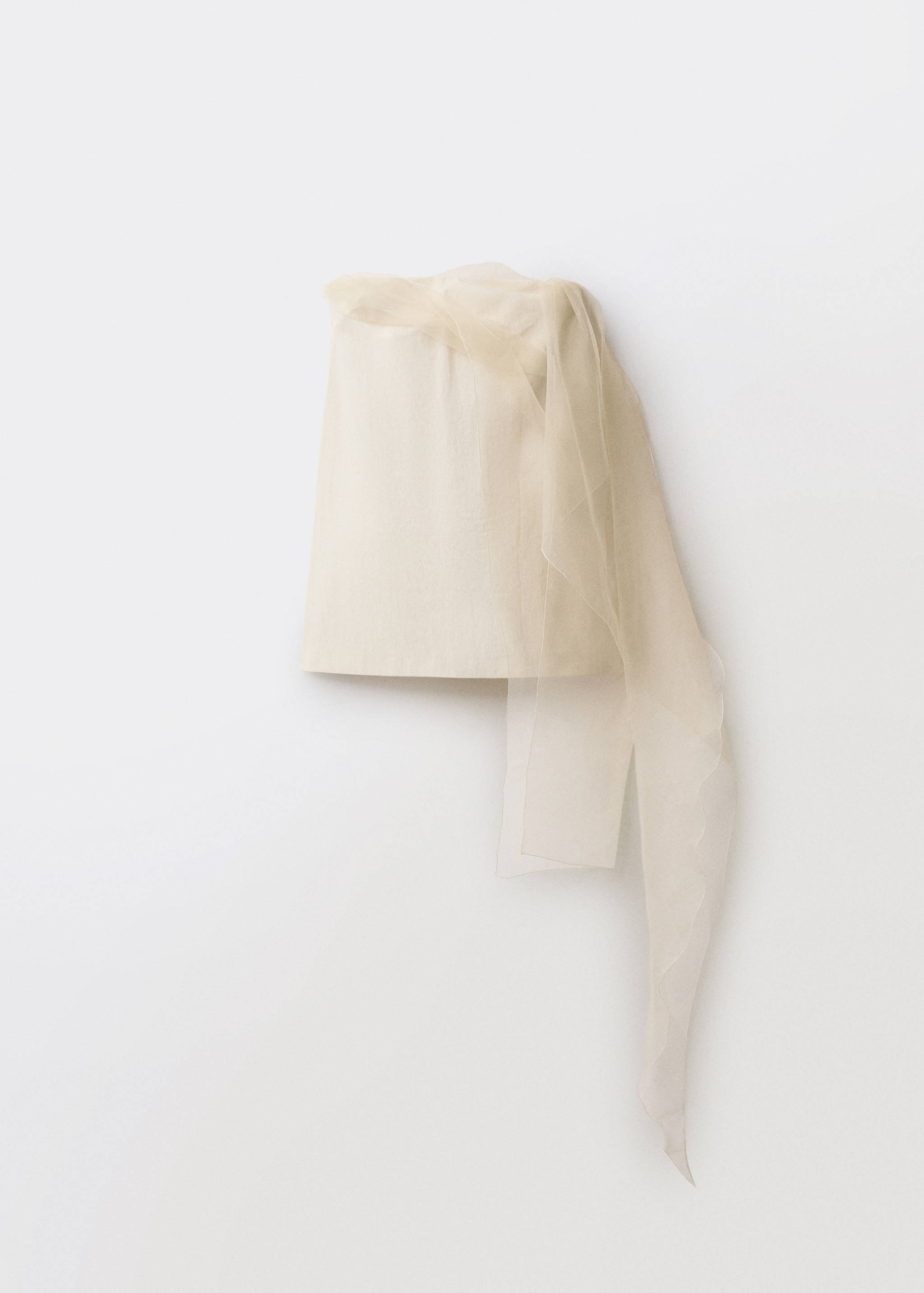 Kort kjole med kombinert chiffon - Artikkel uten modell