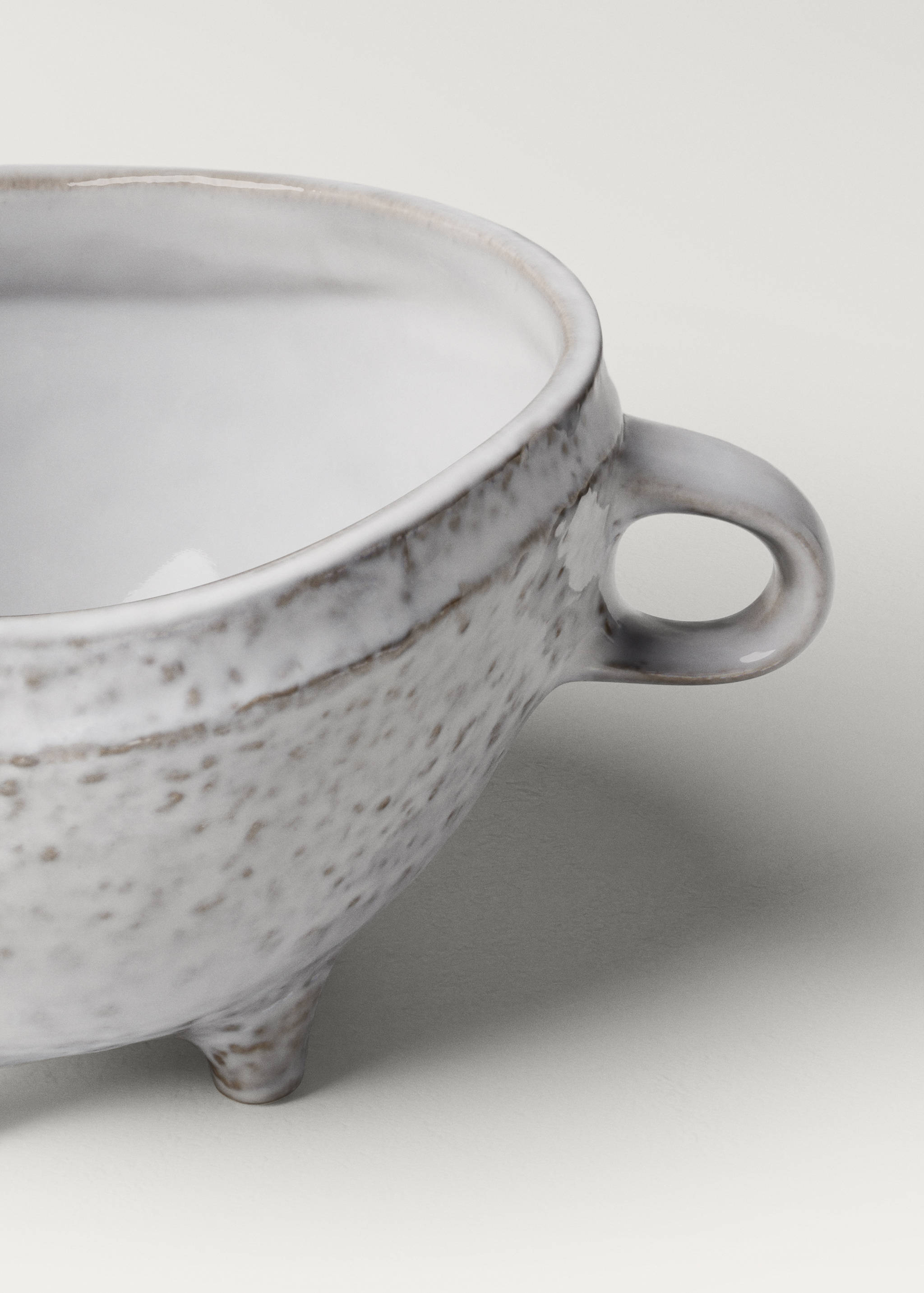Medium irregular stoneware bowl - Details of the article 2