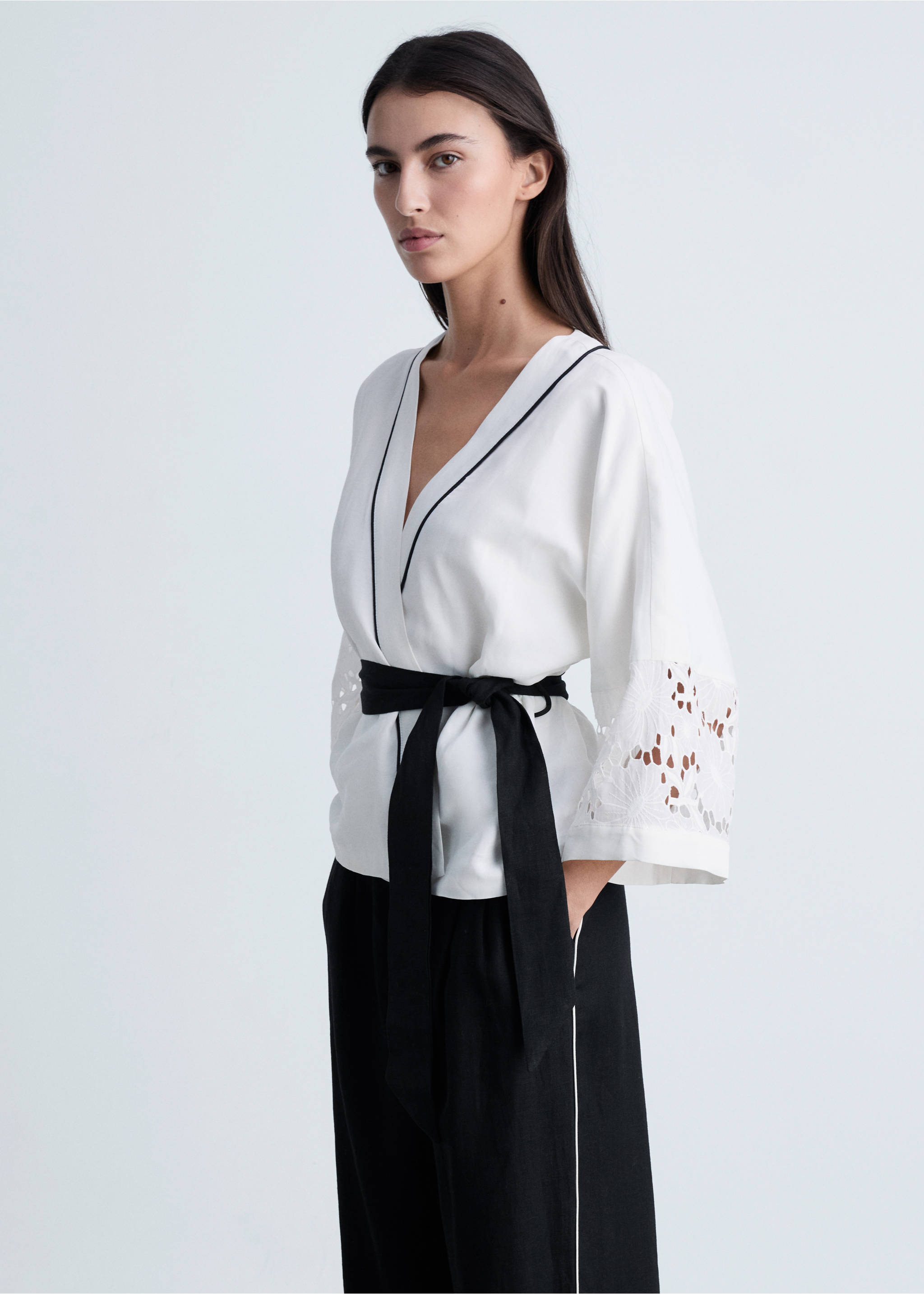 Contrast-stripe linen trousers - Details of the article 1, Black. Ref: 87014783-00.