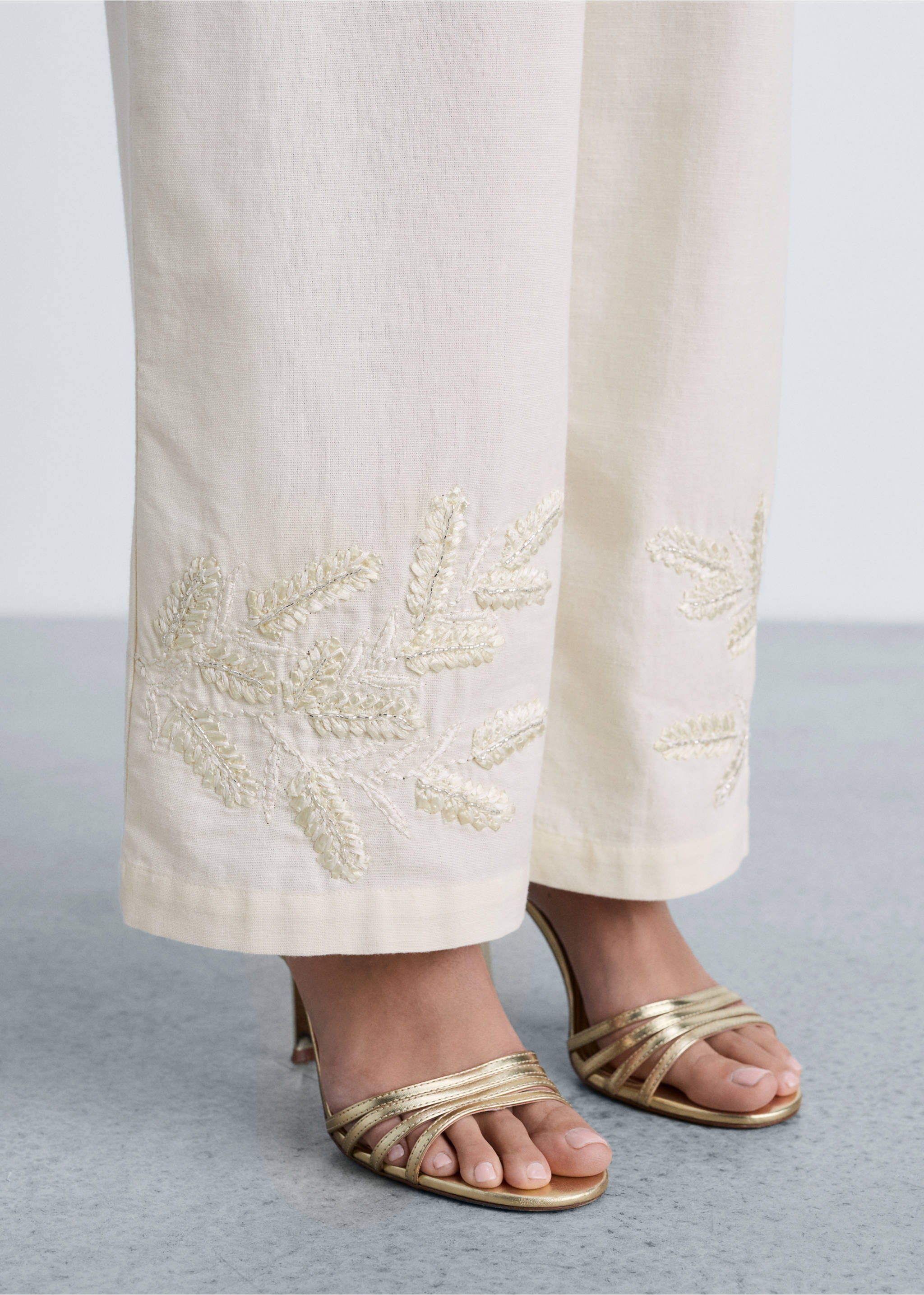 Embroidered straight-fit trousers - Details of the article 6, Off White. Ref: 87014784-00.