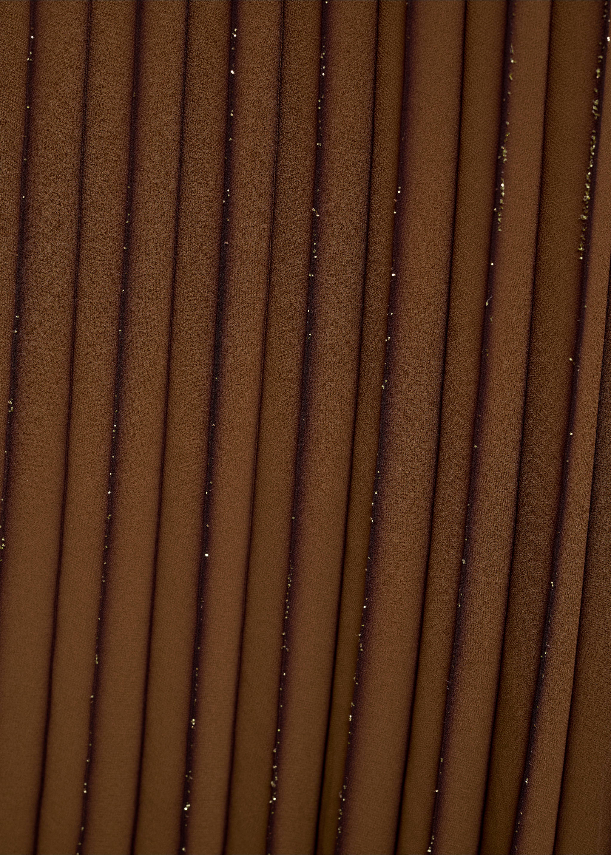 Pleated trousers with a shiny finish - Details of the article 0, Coffee. Ref: 87014785-00.