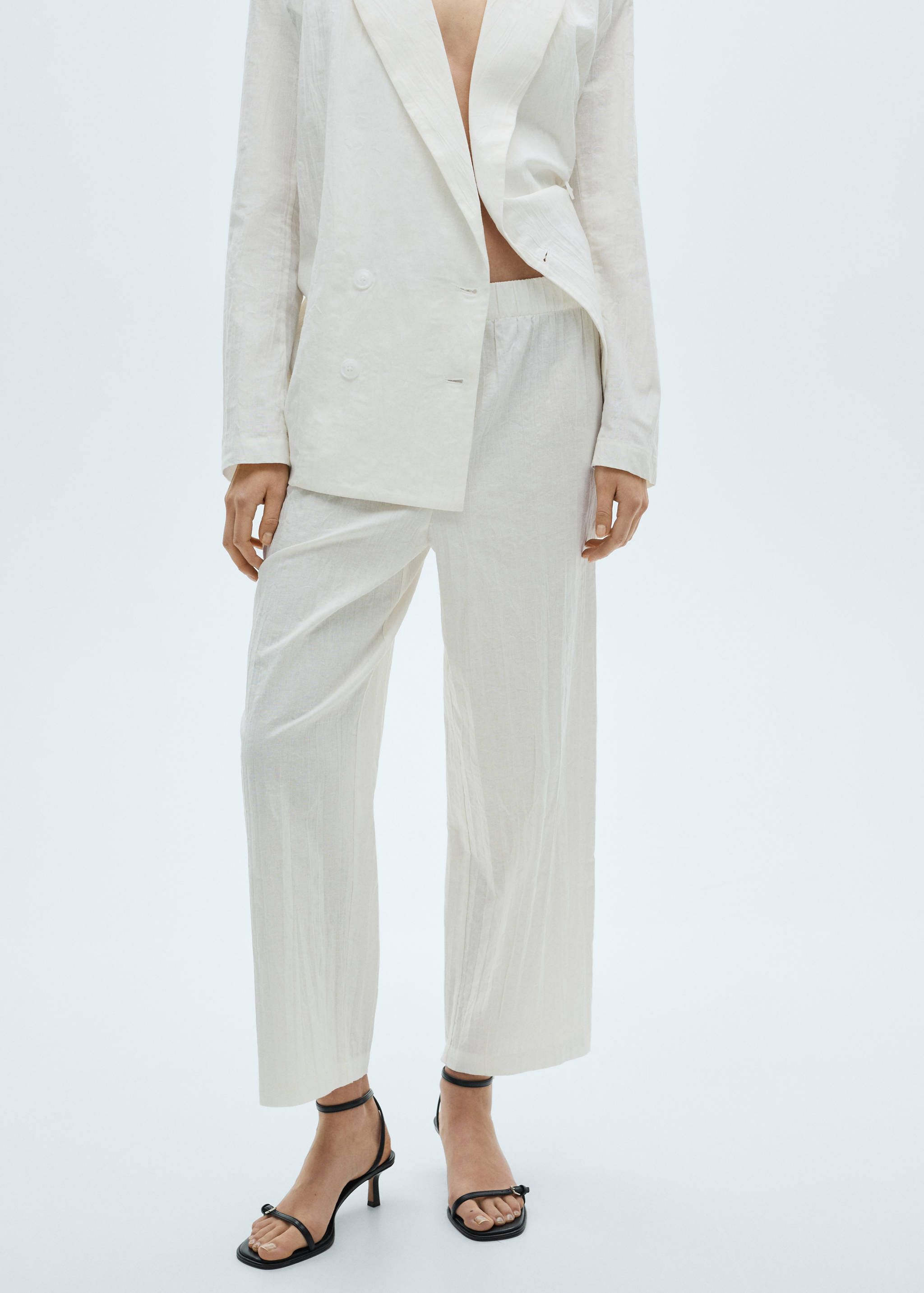 Pantalón traje culotte mezcla lino - Plano medio