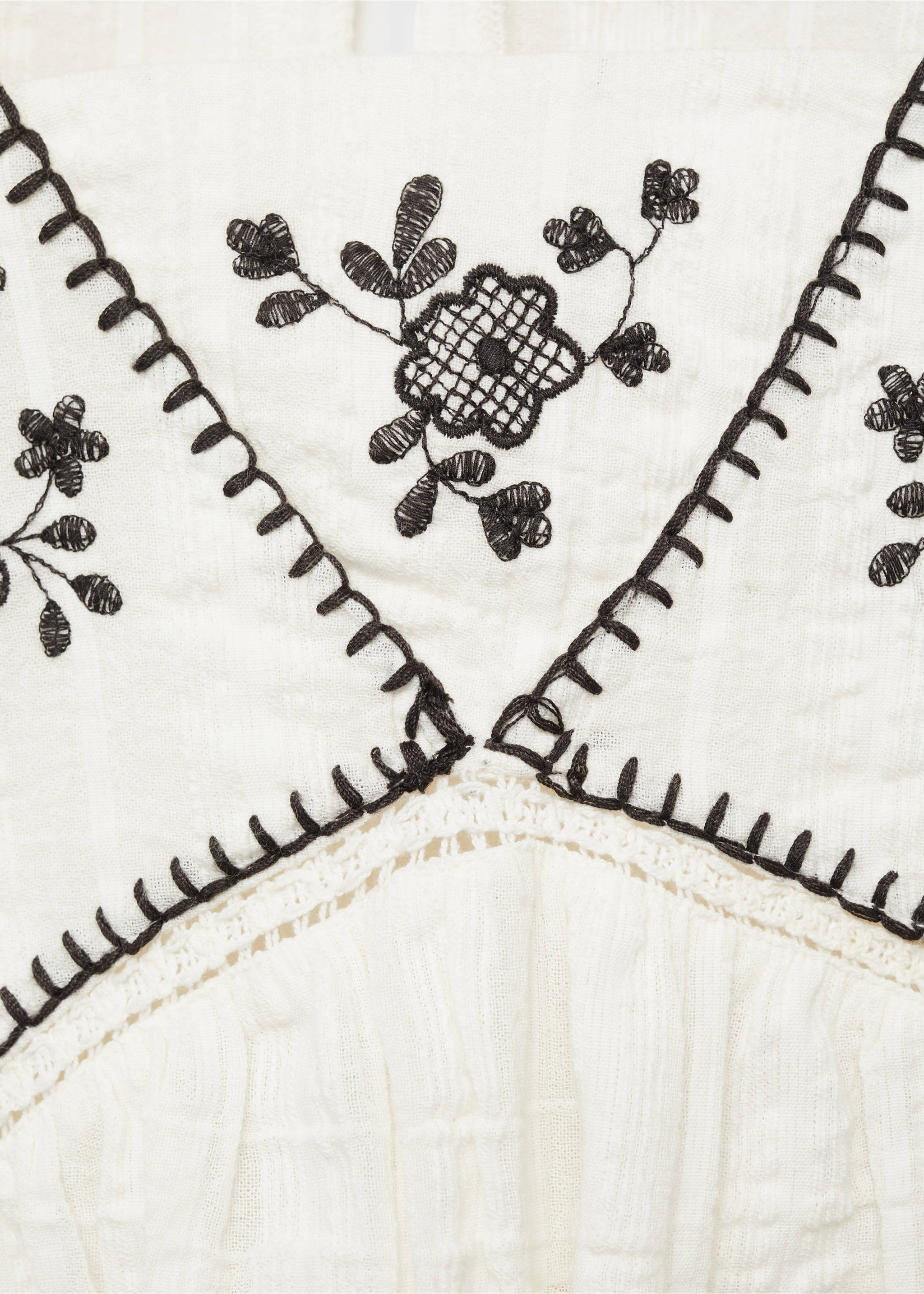Embroidered details blouse - Details of the article 8, White. Ref: 87014797-00.
