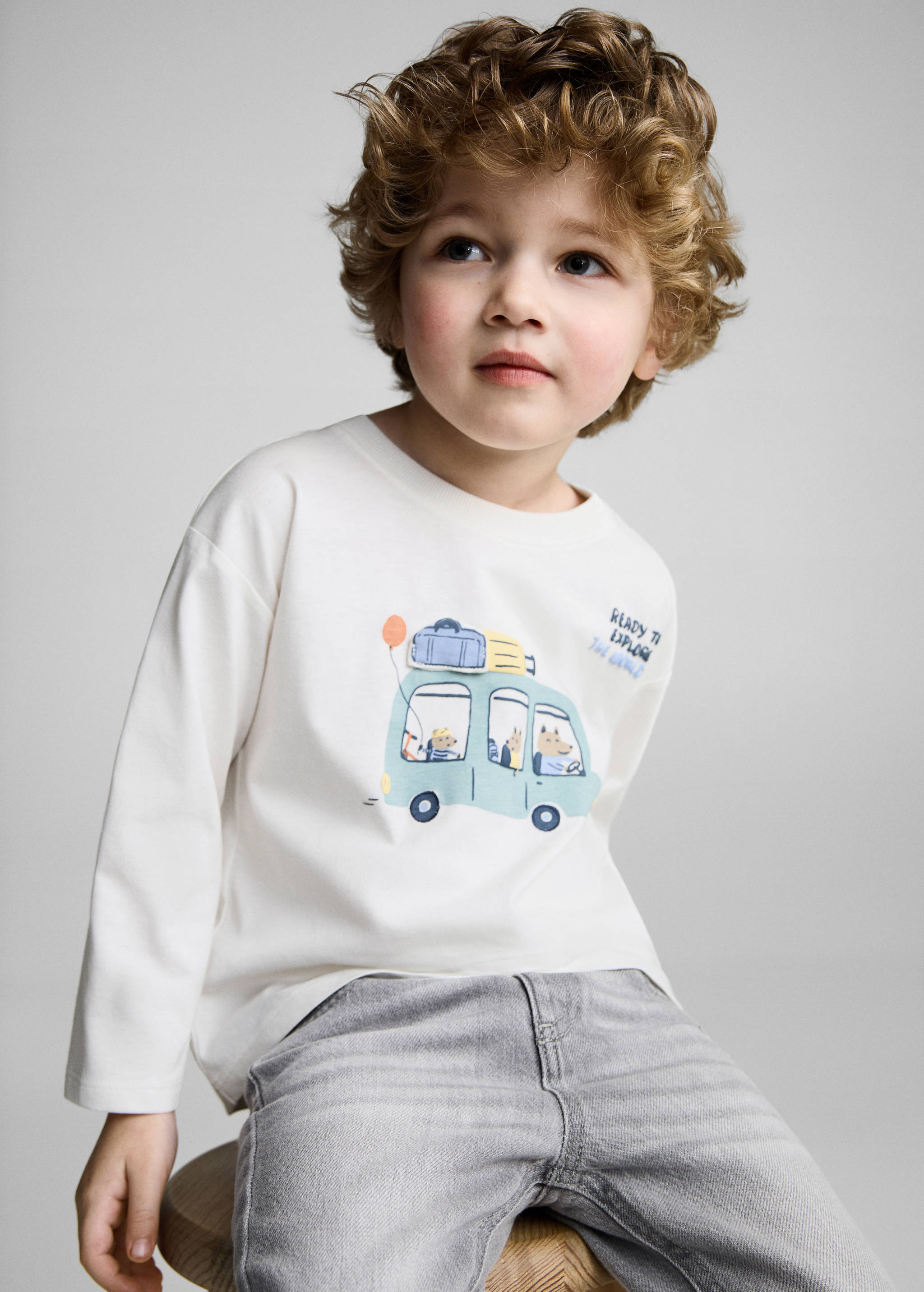 Mönstrad t-shirt i bomull - Bild av mittparti