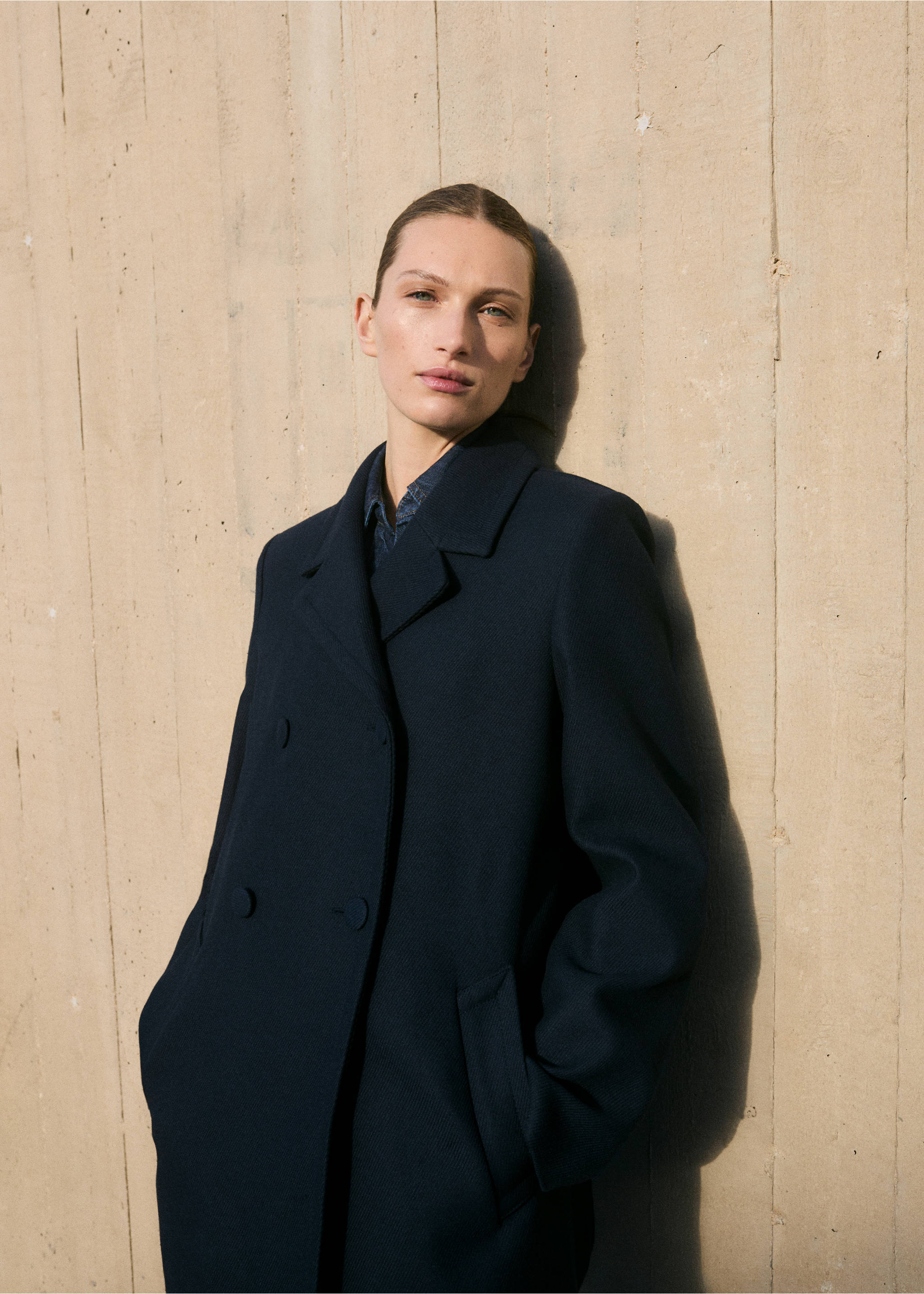 Double-breasted lapels coat - Medium plane, Dark Navy. Ref: 87014812-00.