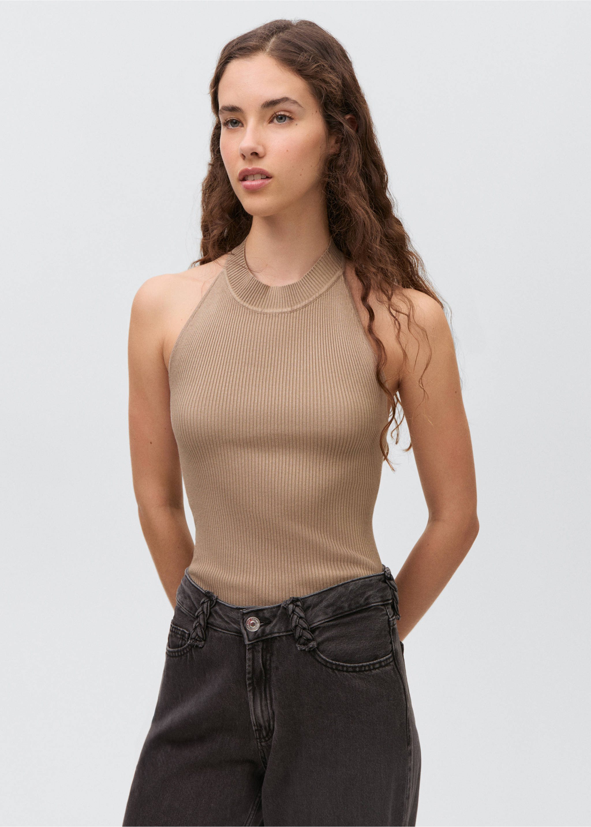 Top canalé obertura esquena - Pla mig, Beige. Ref: 87015736-00.